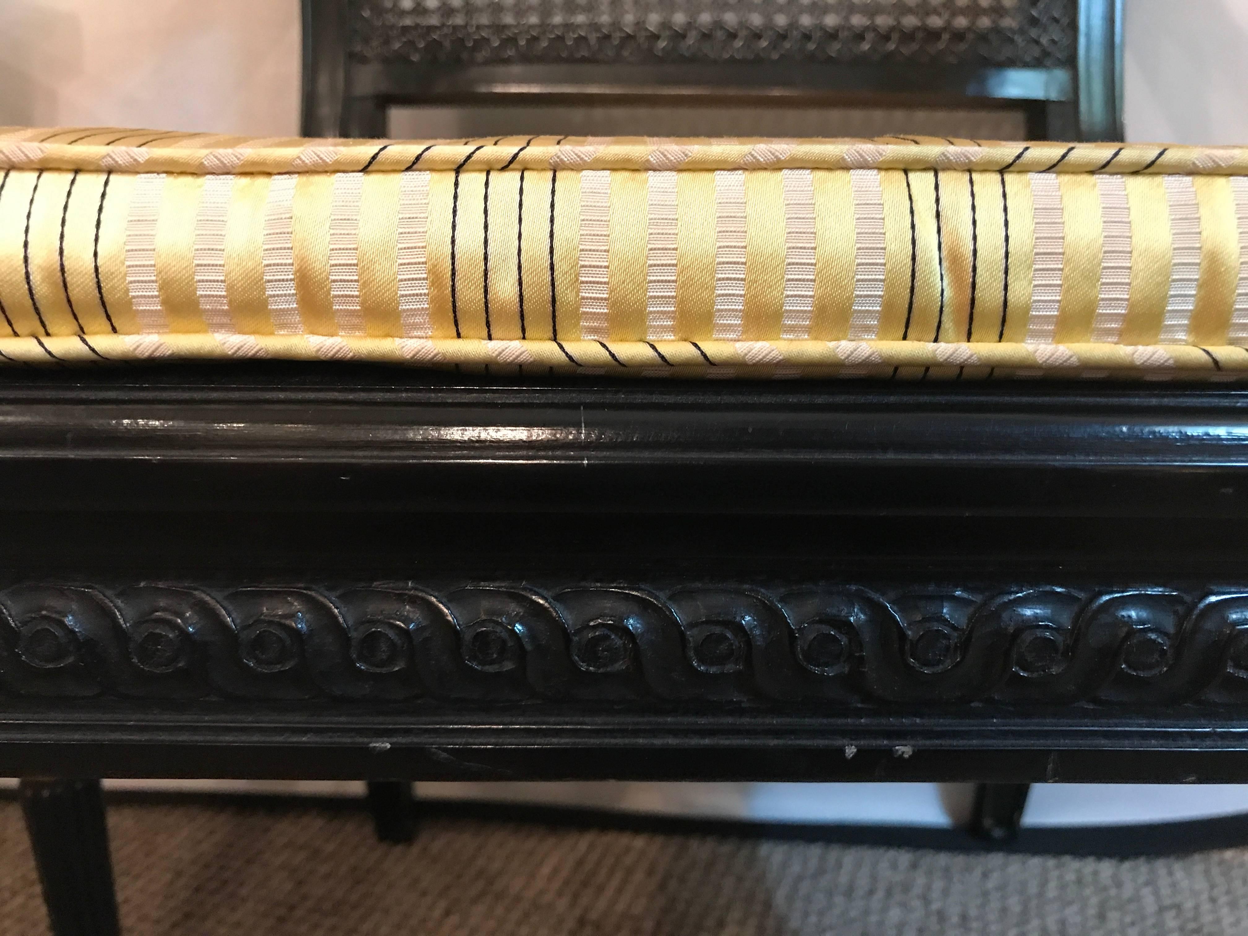 Fauteuils de style Jansen, Louis XVI, laque noire, tissu, canne, France, années 1930 en vente 2