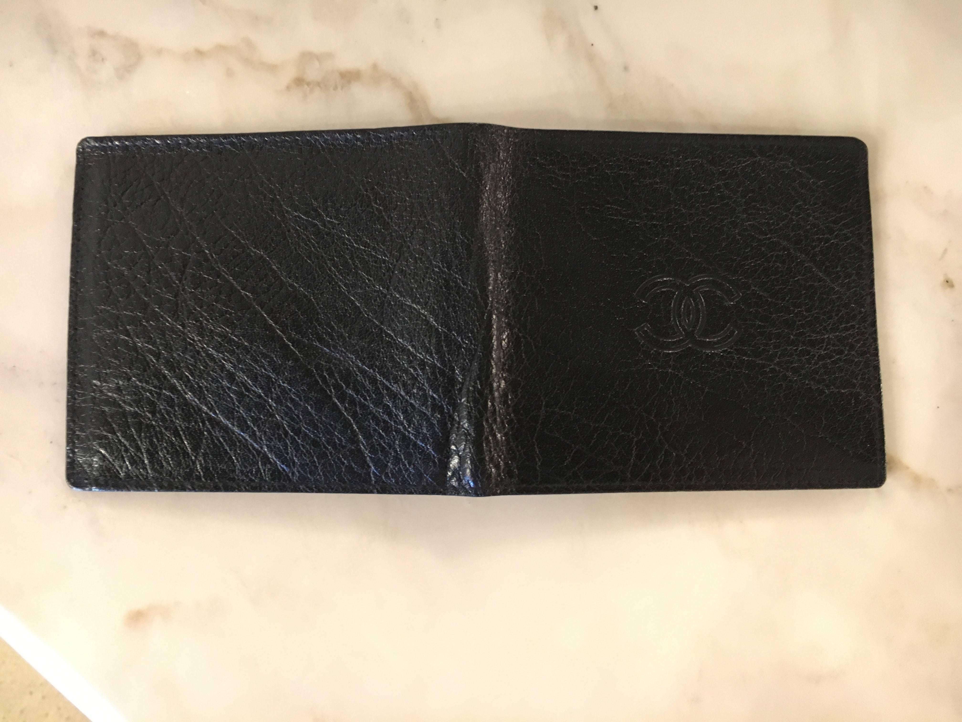 Vintage Brand New Chanel Mens Wallet Billfold in Its Original Box In Good Condition In Stamford, CT