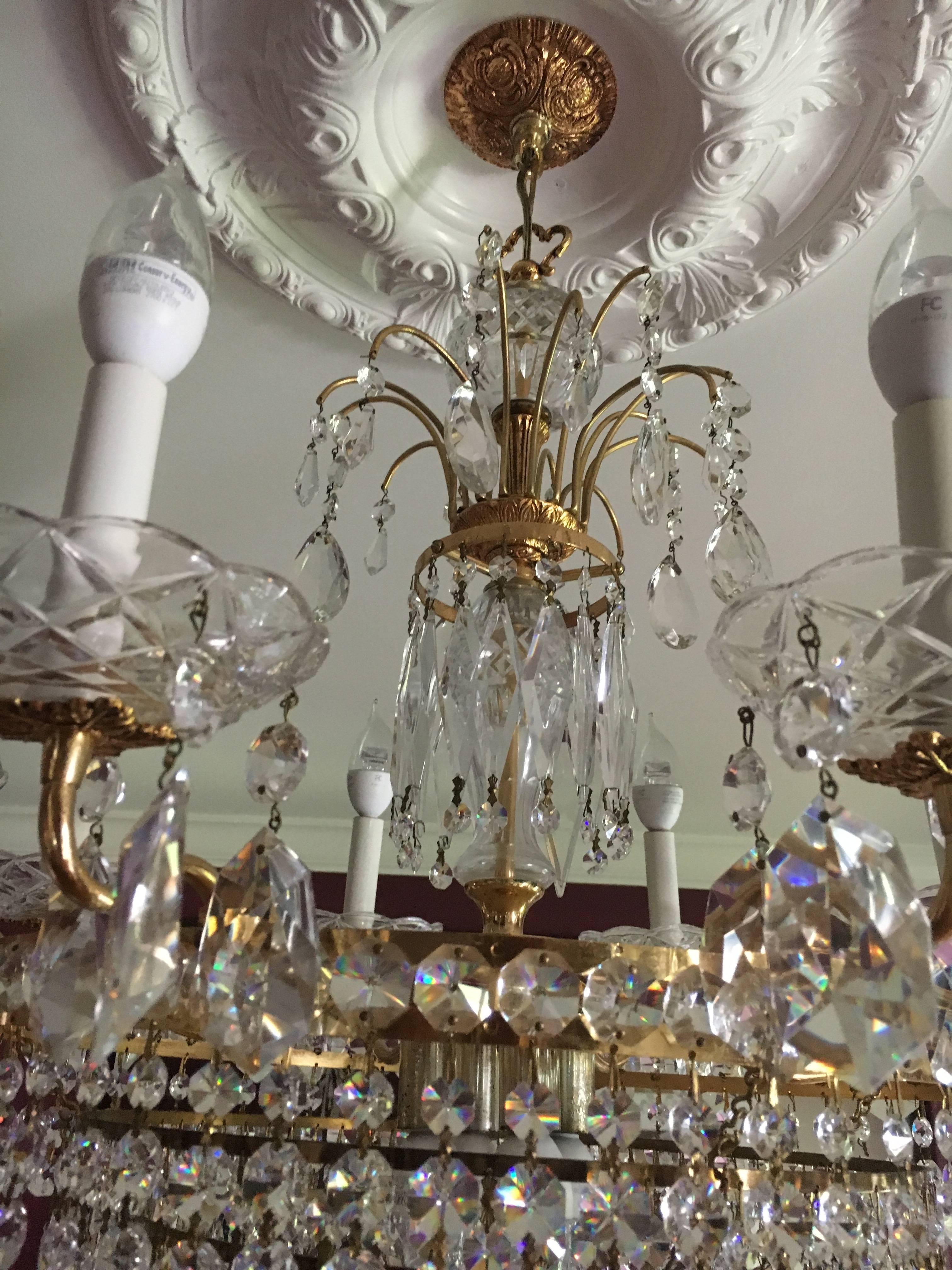 20th Century Neoclassical Style Possible Swarovski Twelve-Light Tiered Chandelier For Sale