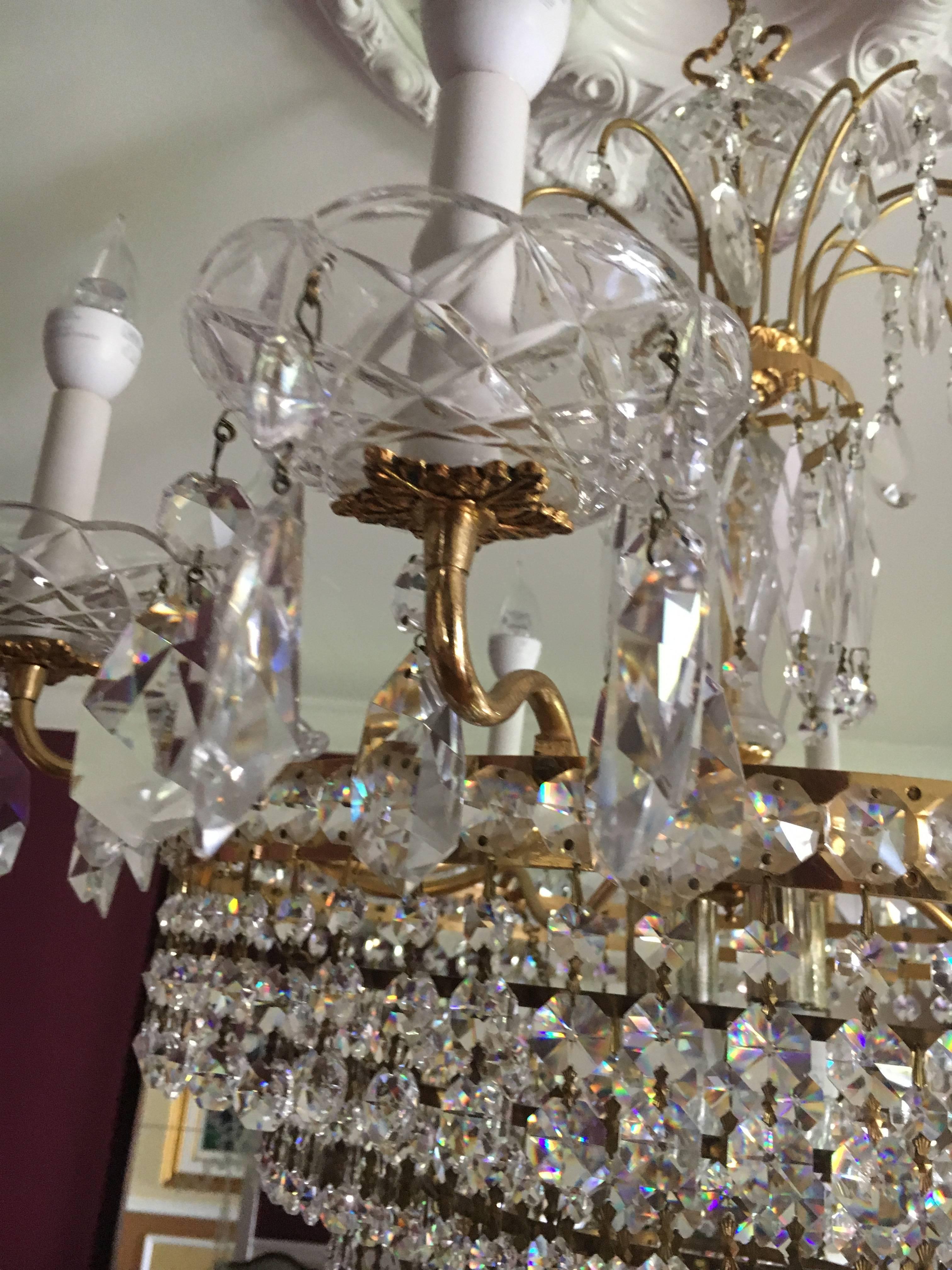 Neoclassical Style Possible Swarovski Twelve-Light Tiered Chandelier For Sale 1