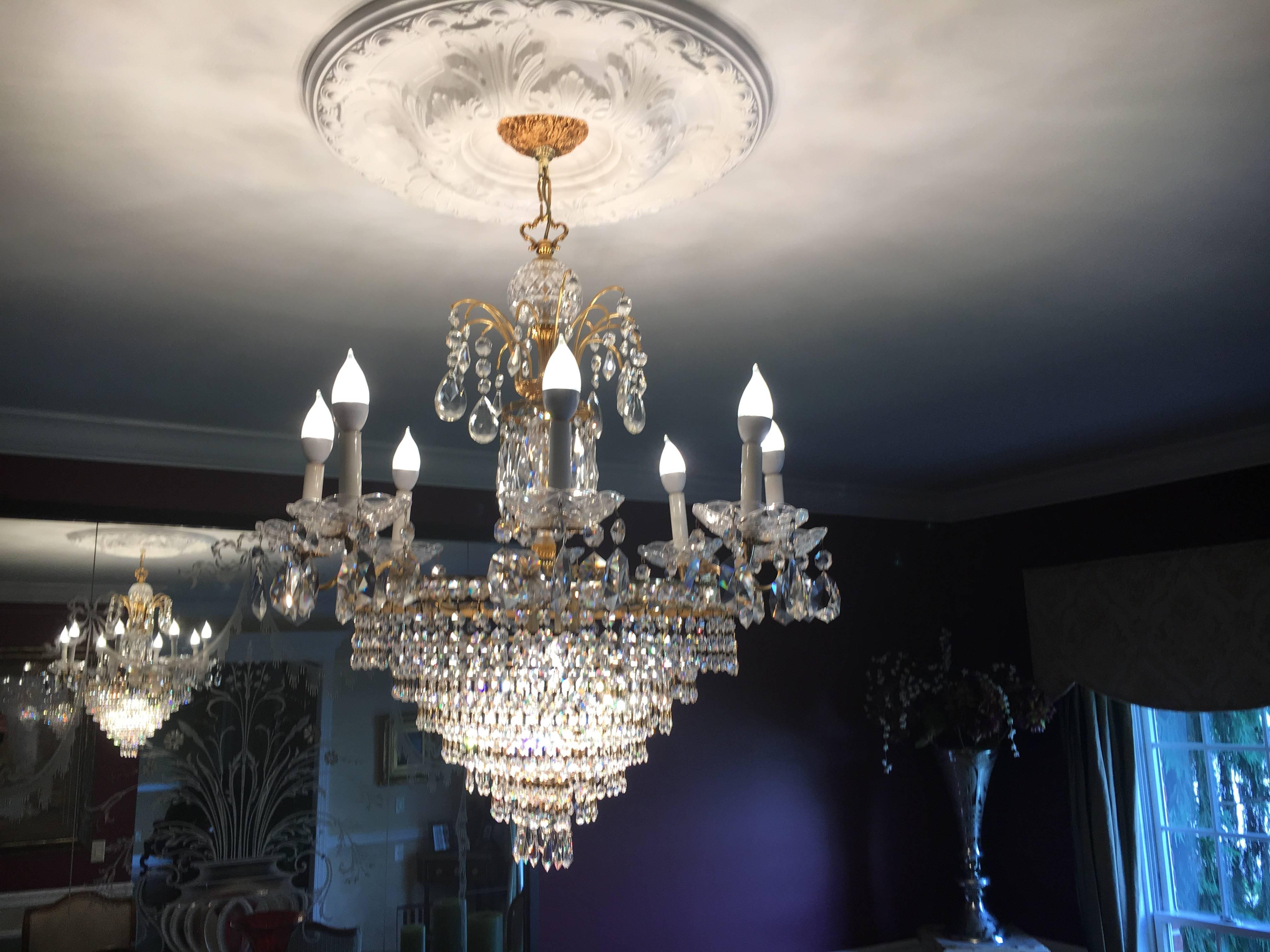 Neoclassical Style Possible Swarovski Twelve-Light Tiered Chandelier In Good Condition For Sale In Stamford, CT