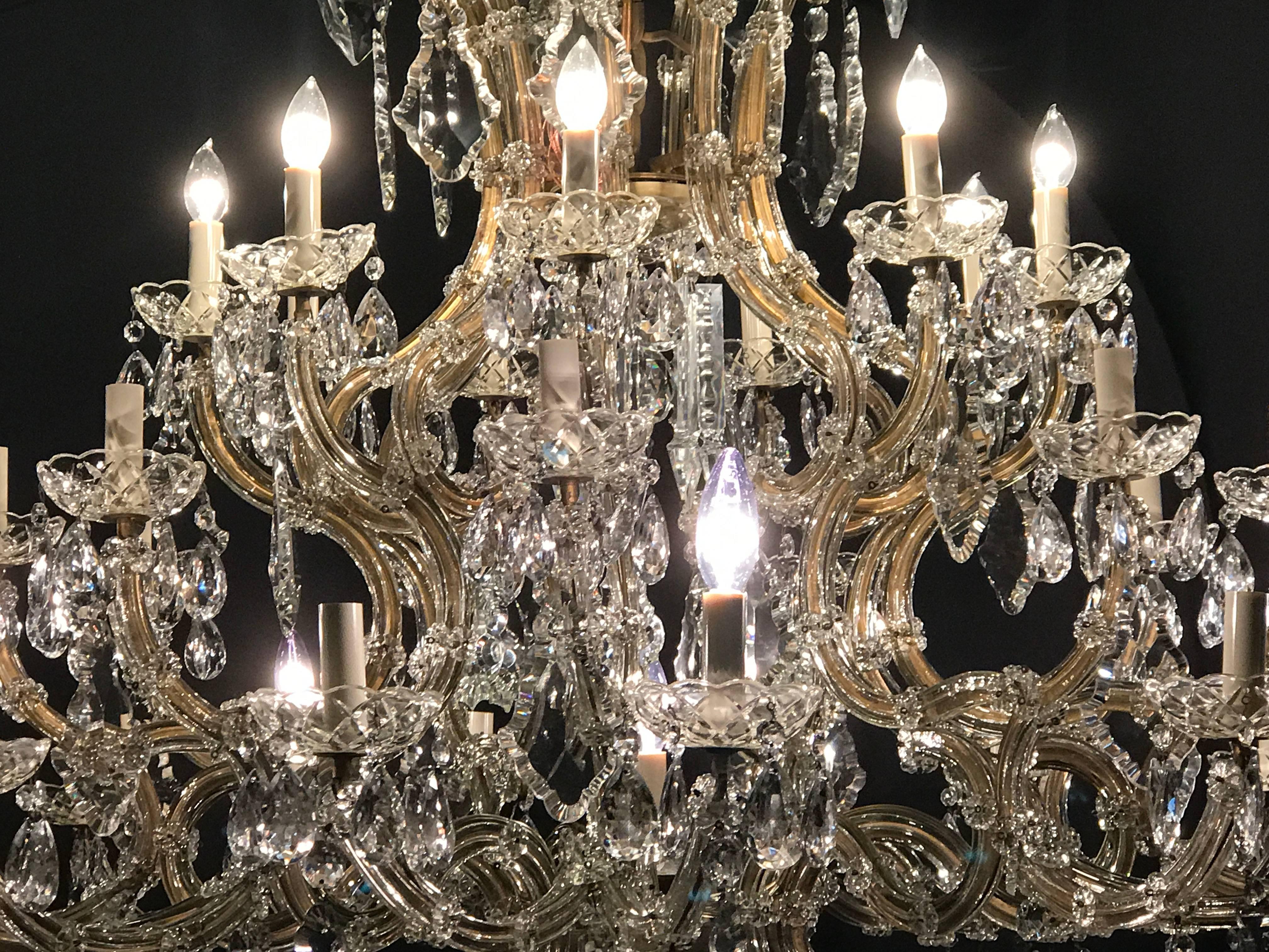 Monumental Antique Venetian Chandelier Having 41 Lights In Good Condition In Stamford, CT