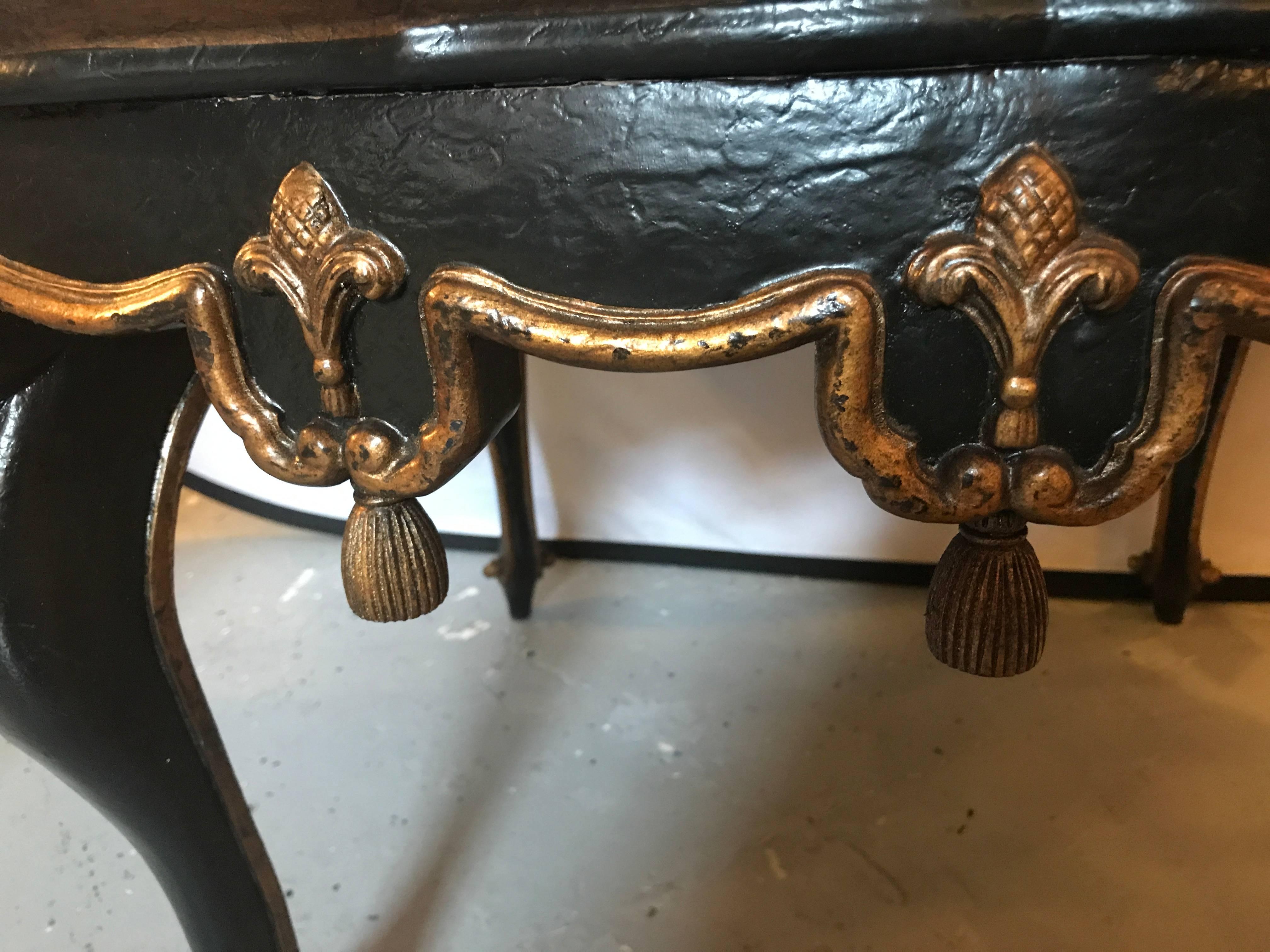 American Louis XVI Fashioned Églomisé Mirror Top Coffee Table with Ebony and Gilt Base