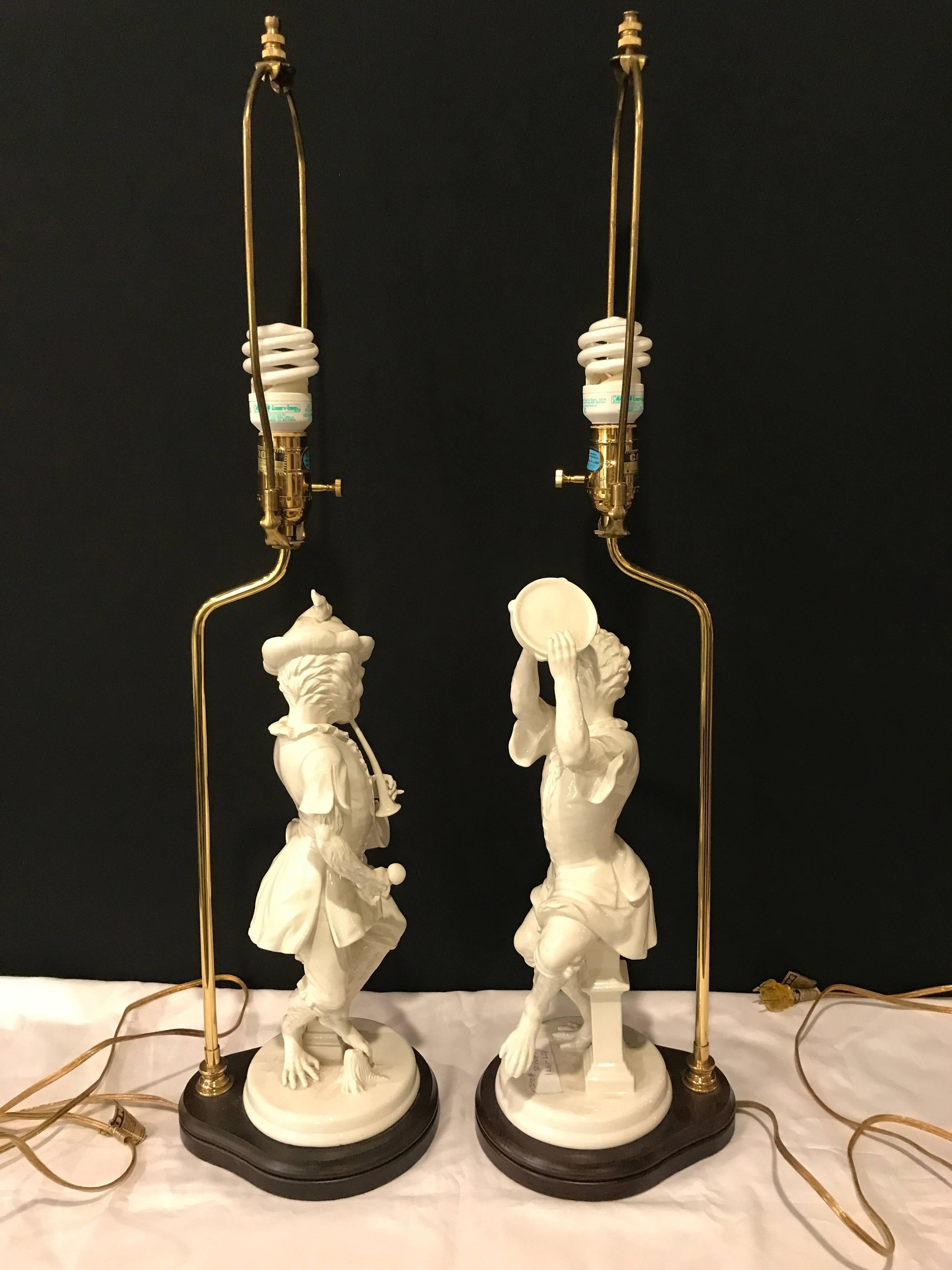 Pair of White Porcelain Opposing Monkey Lamps In Good Condition In Stamford, CT