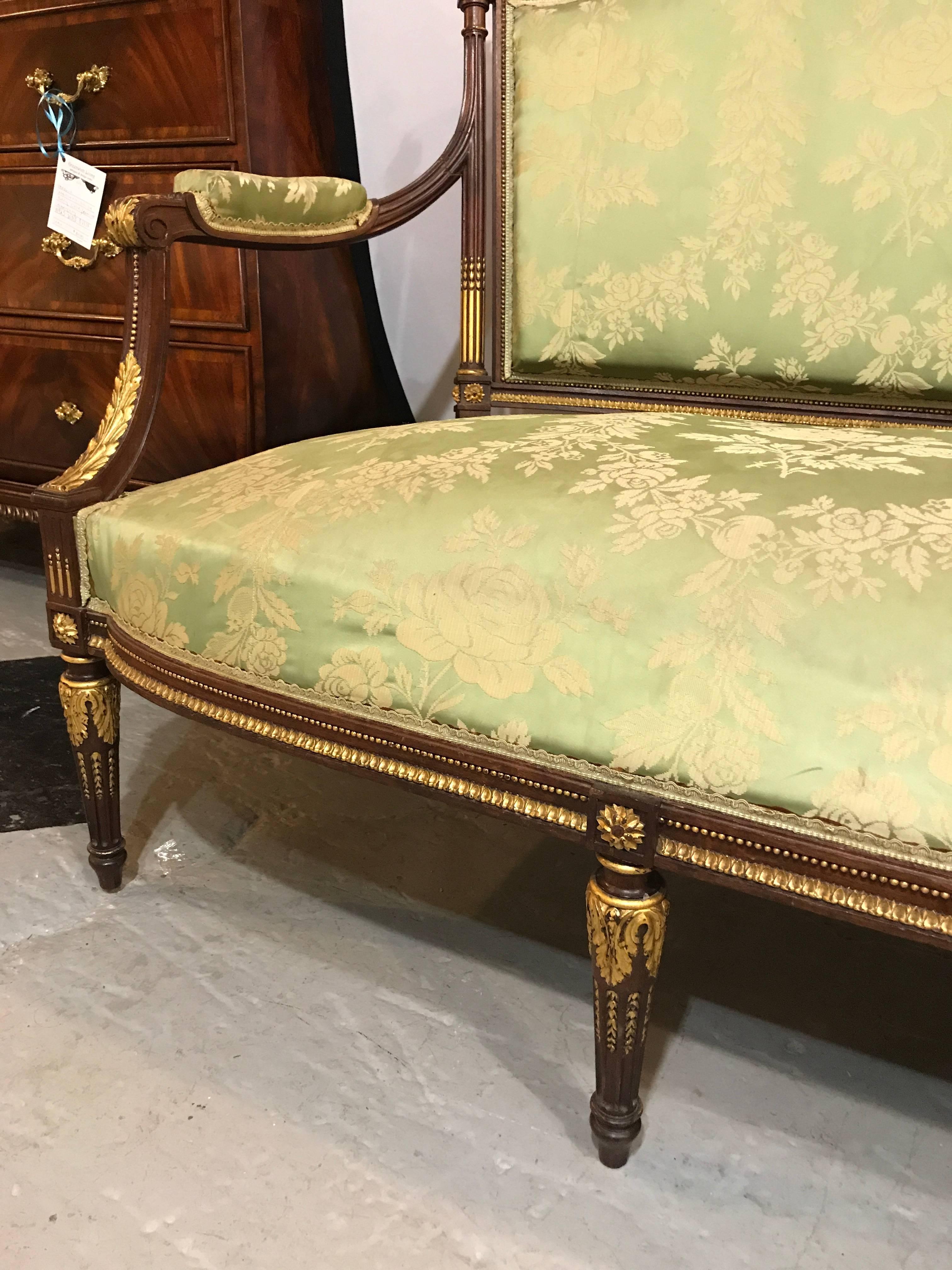 Louis XVI Style Parcel-Gilt Mahogany Seven-Piece Parlor Suite In Good Condition In Manhasset, NY
