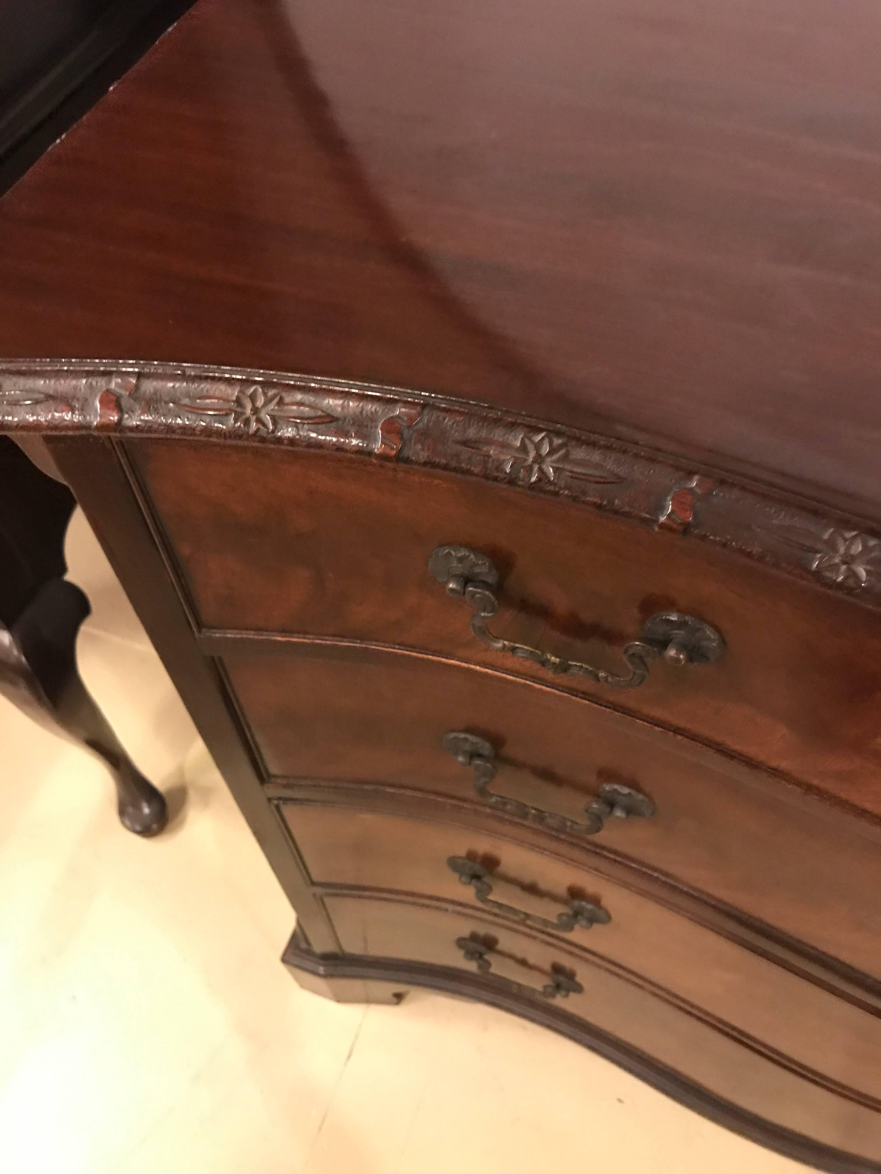 Flame Mahogany Four Graduating Drawer Georgian Style Chest or Commode 1