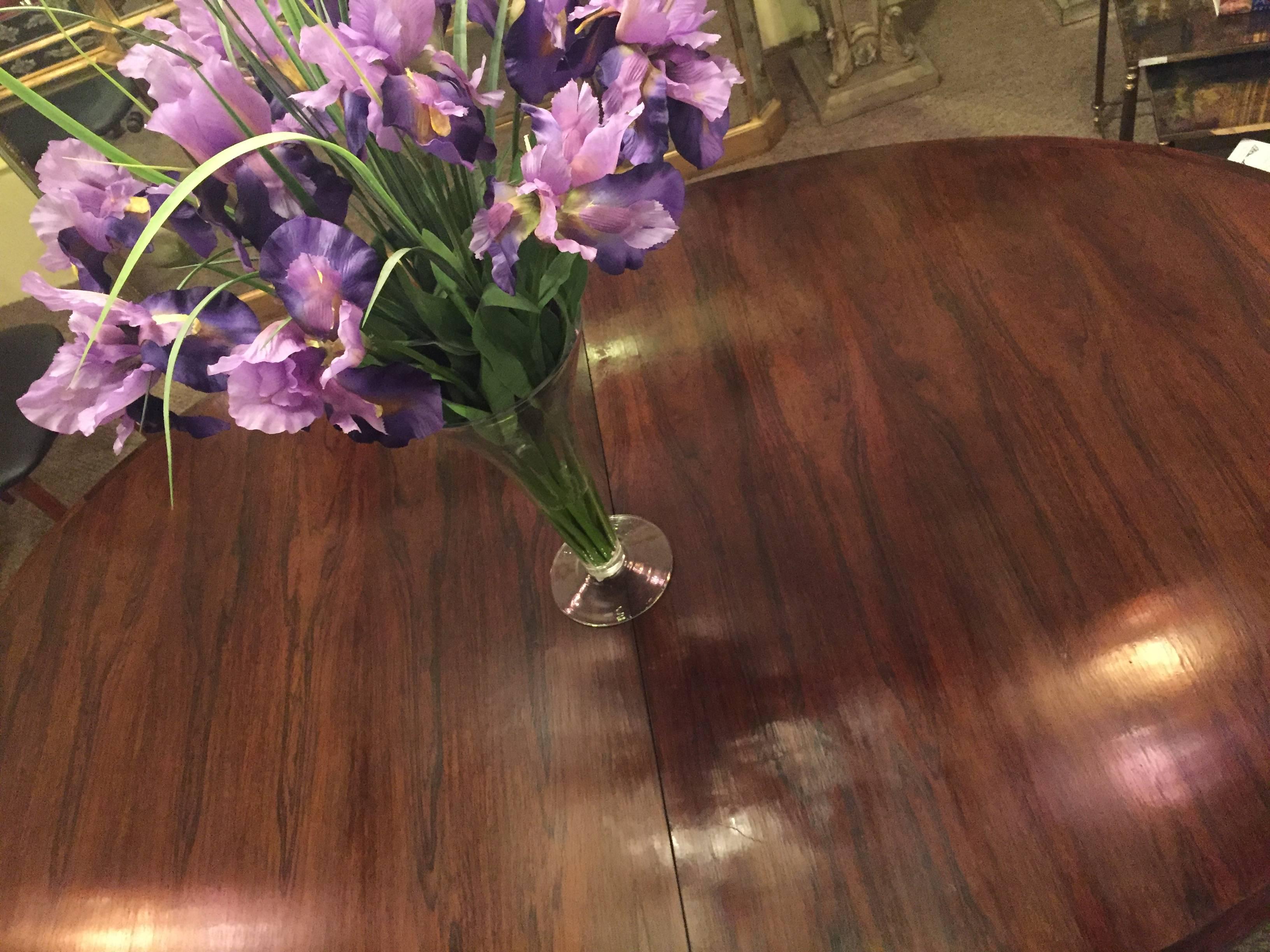 Rosewood Oval Mid-Century Modern Dining Room Table with One Leaf In Good Condition In Stamford, CT