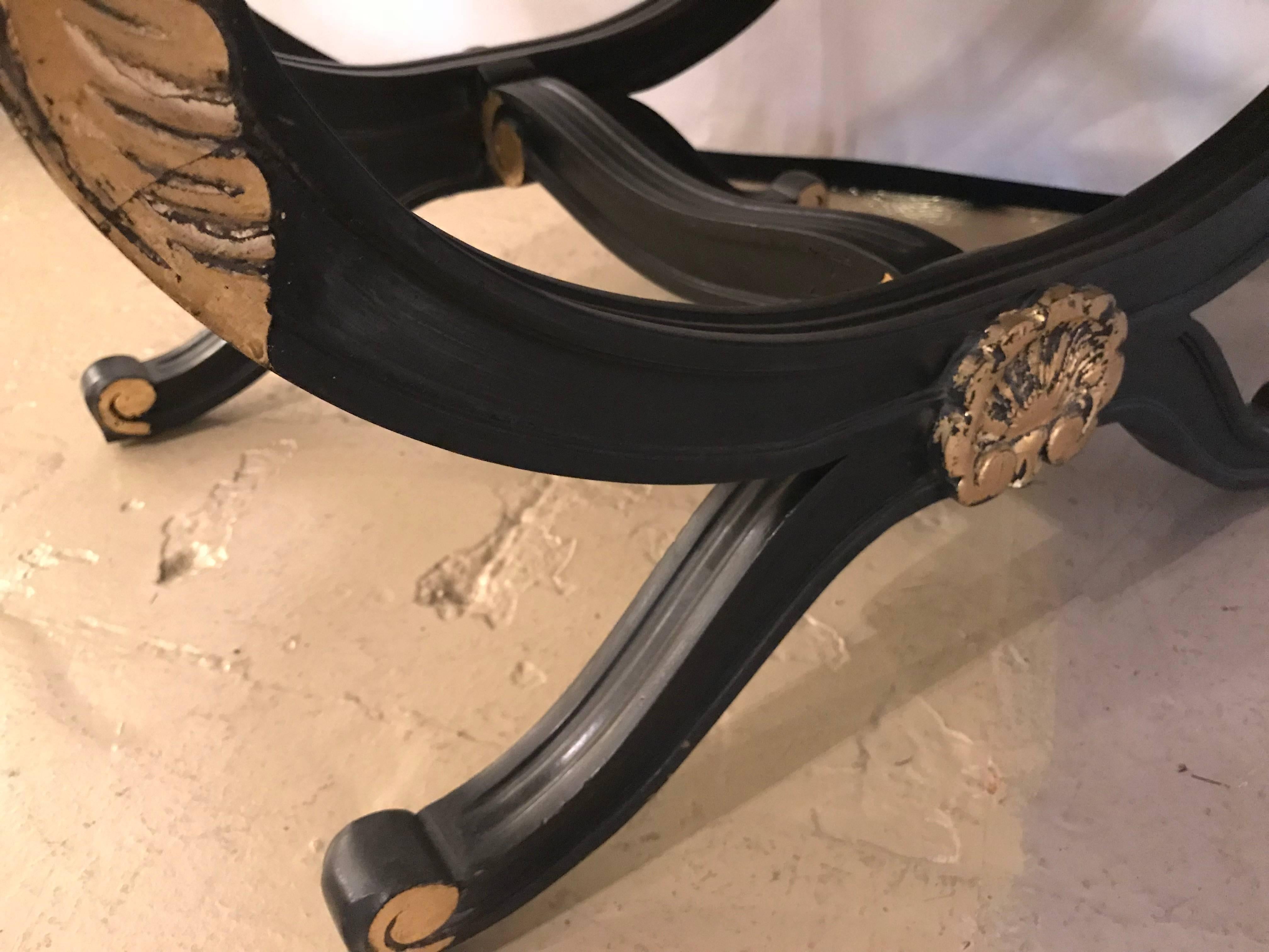Hollywood Regency Carved X Form Bench with Shell Decorated Base For Sale 3