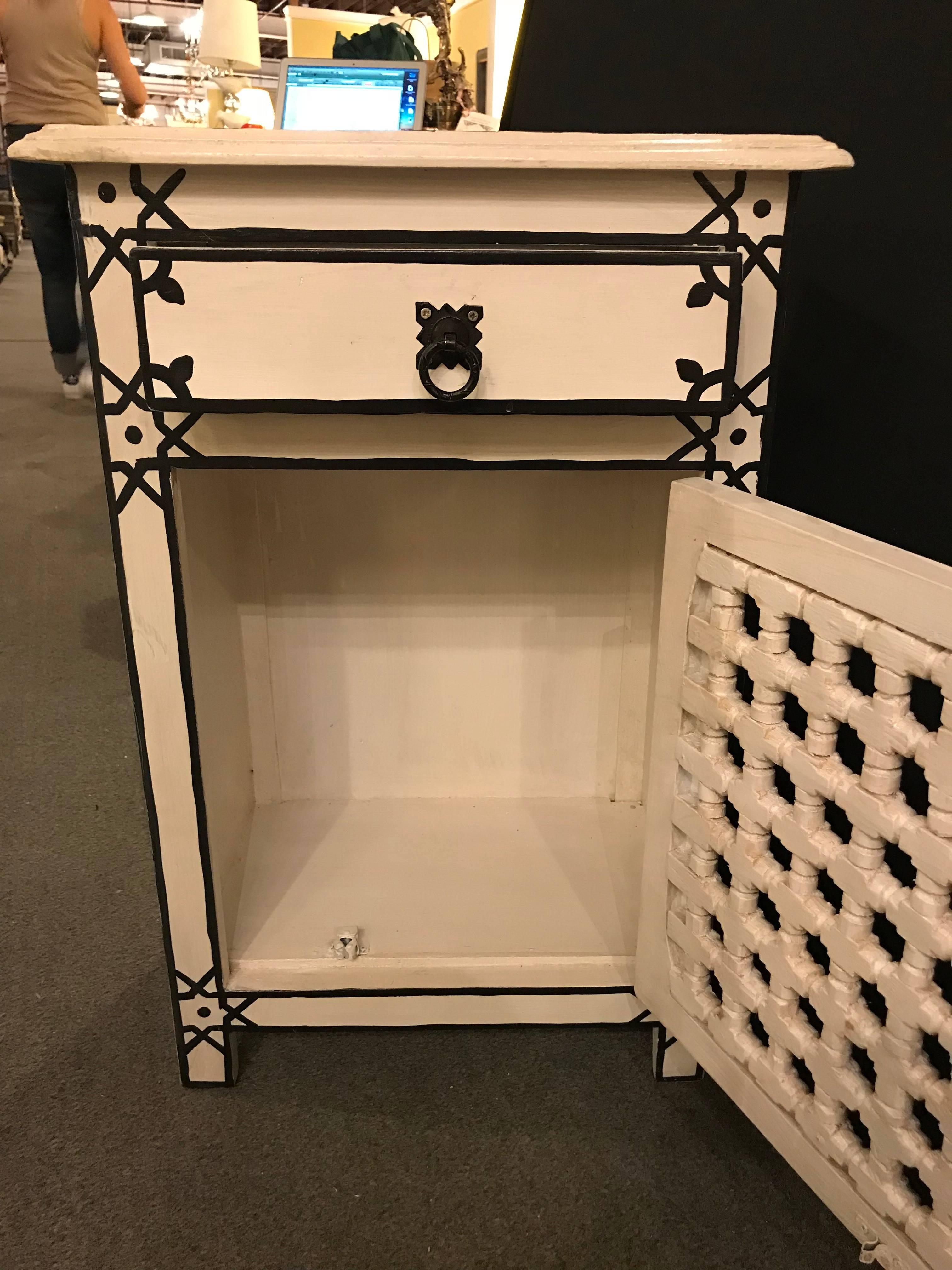 Pair of Hand-Painted Moroccan Nightstands or End Tables In Good Condition In Stamford, CT