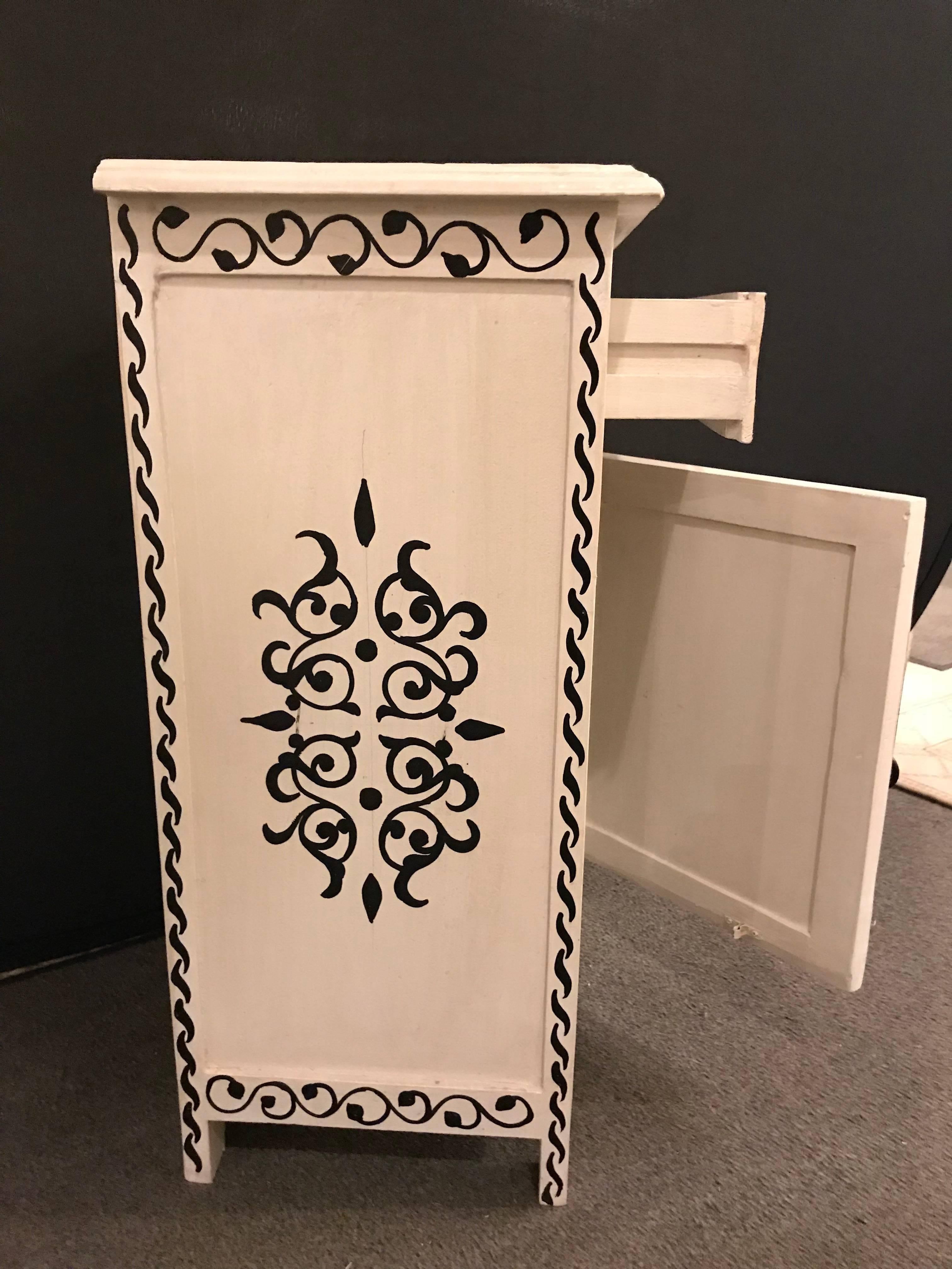 Moorish Pair of Hand-Painted Moroccan Nightstands or End Tables