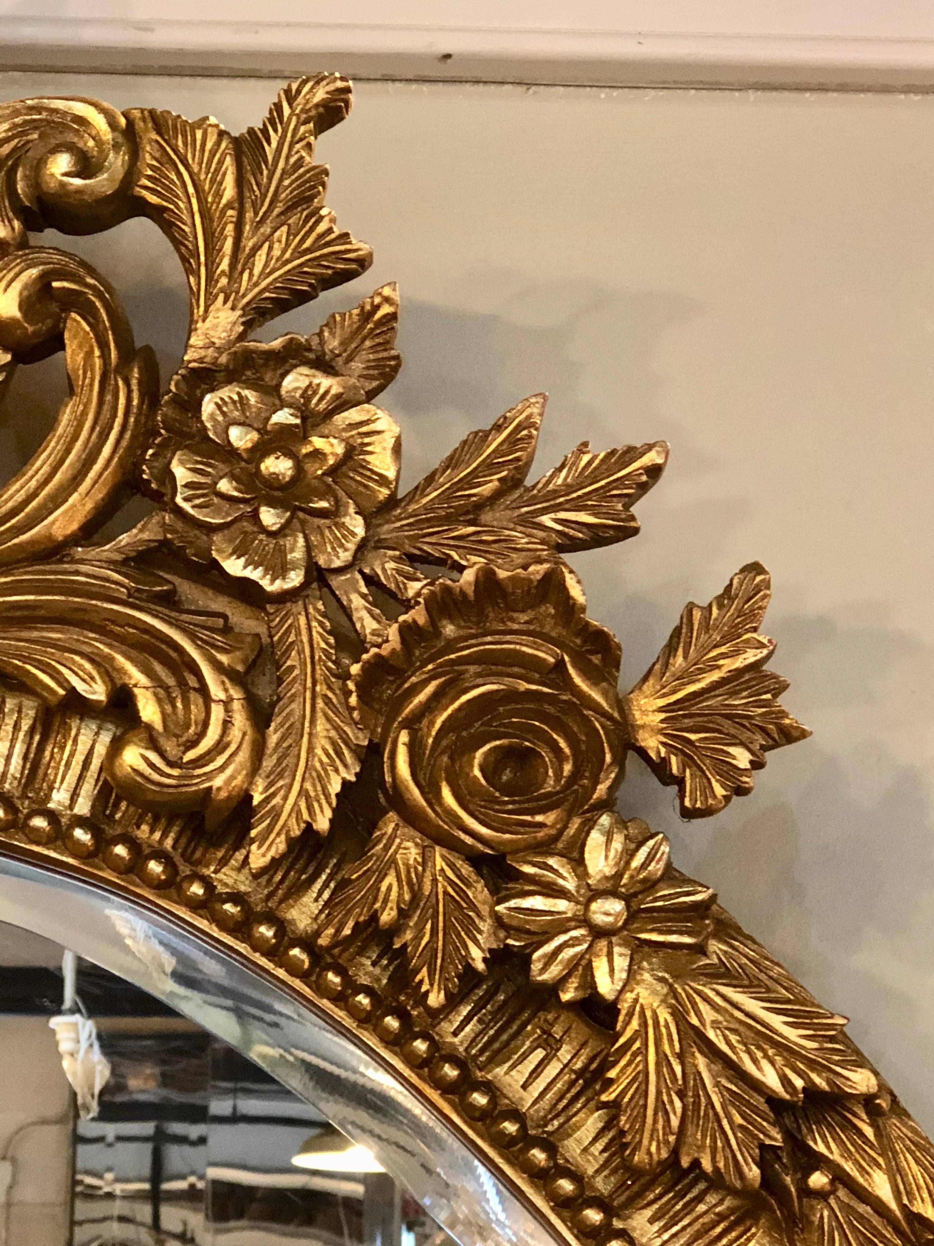 Fine Antique French Oval Gilt Wooden Wall or Console Mirror In Good Condition In Stamford, CT
