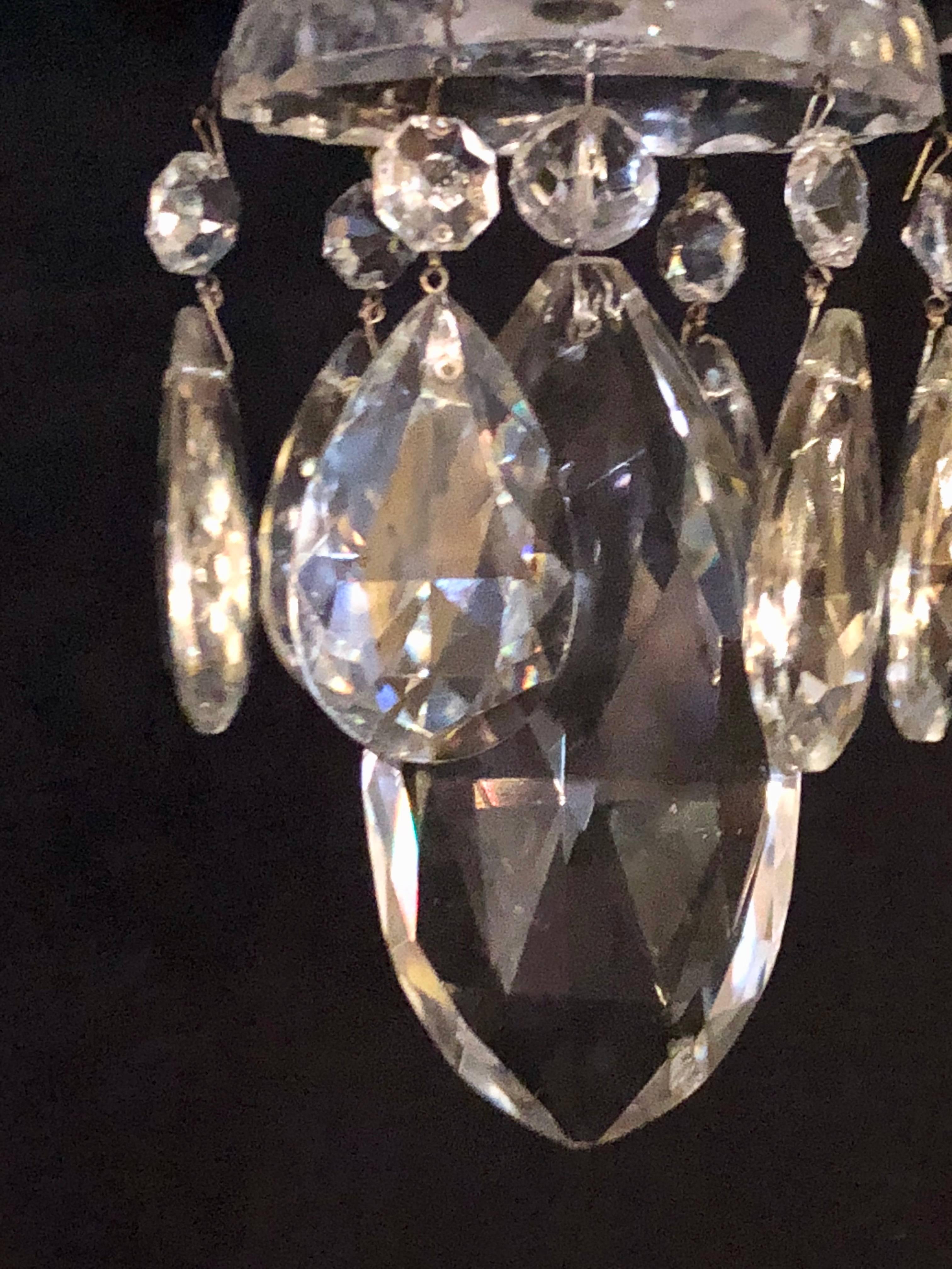20th Century Fine Cut Crystal Georgian Chandelier with Large Pendants For Sale