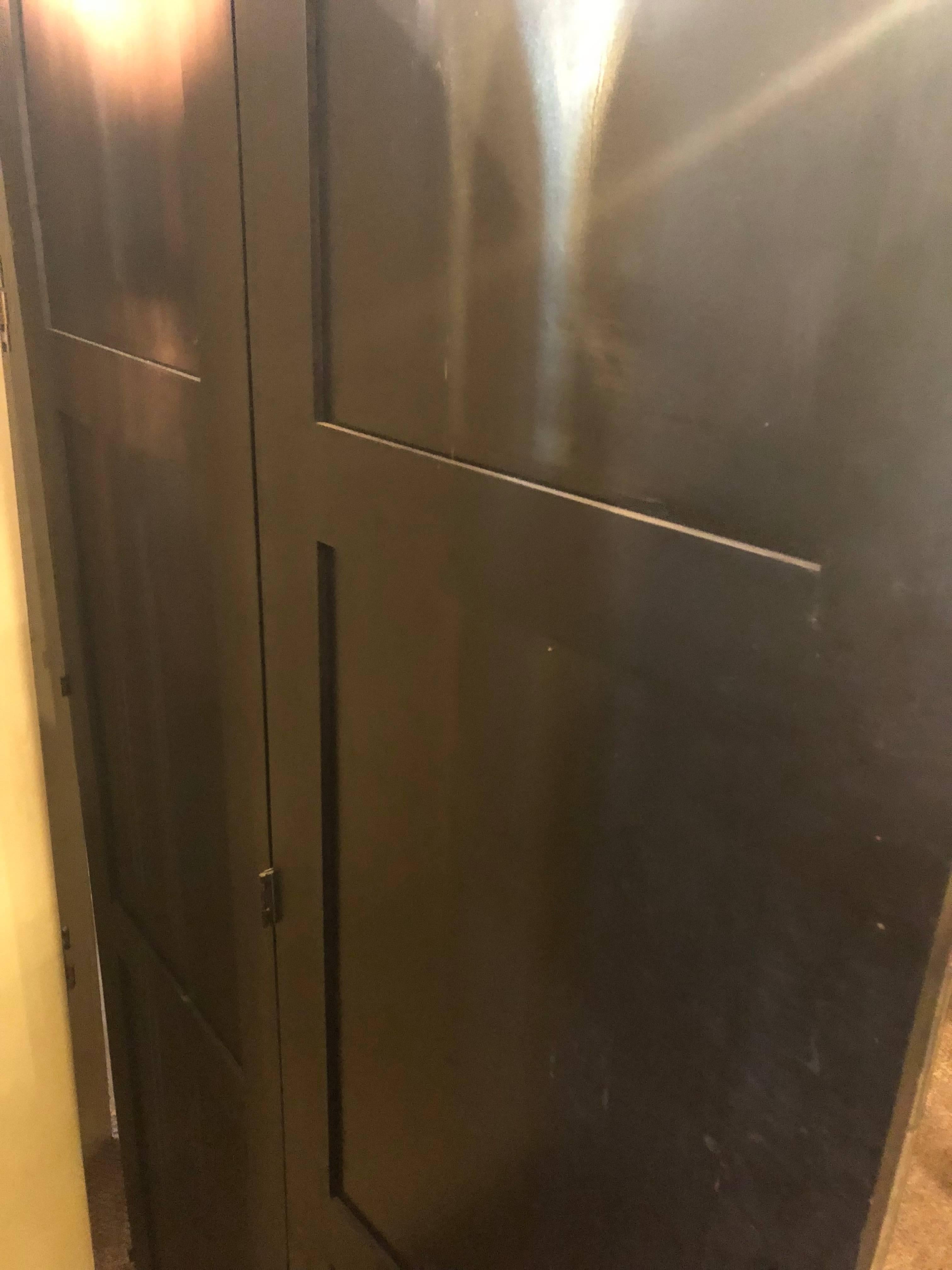 Art Deco Style Three-Panel Mirrored Room Screen or Divider In Good Condition In Stamford, CT