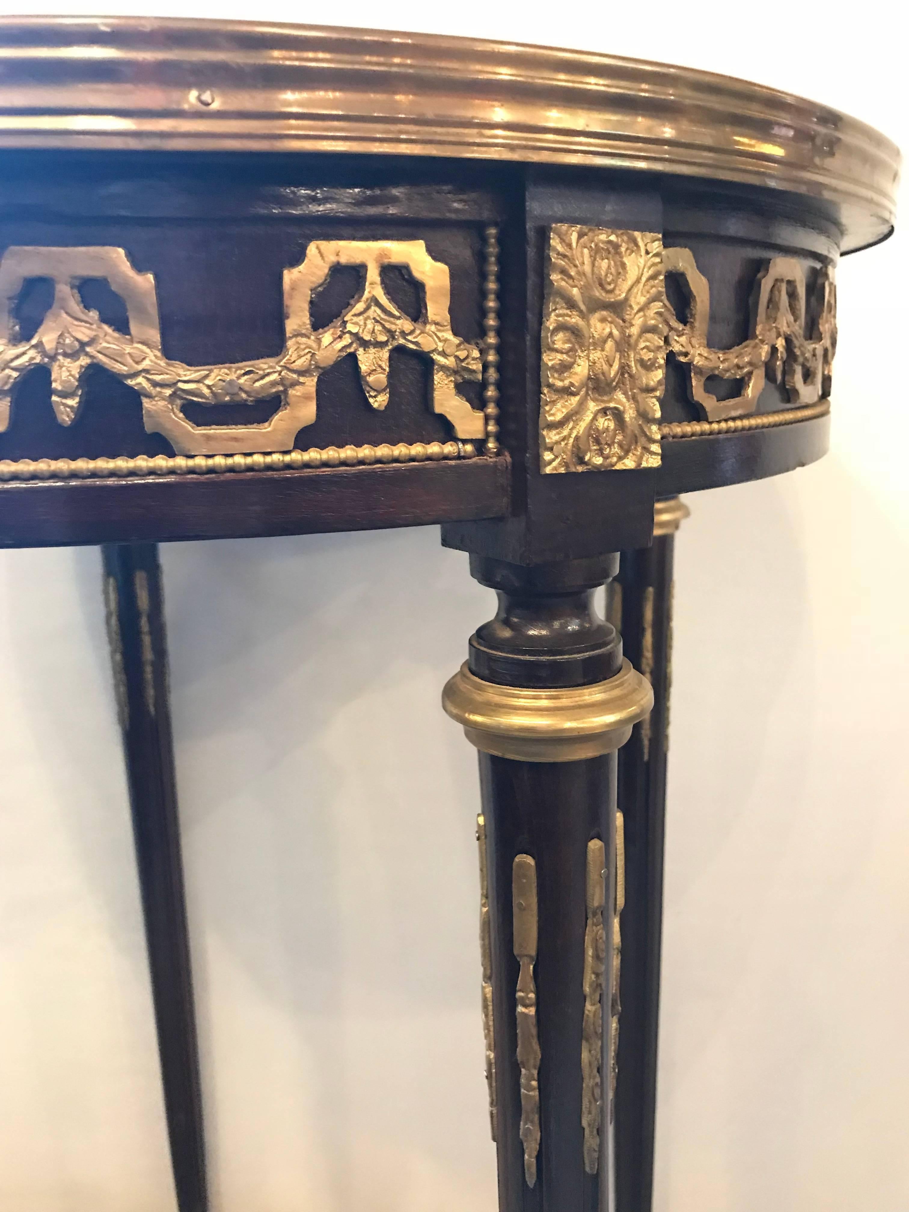 Maison Jansen Style French Inlaid Bouillotte End or Lamp Table In Good Condition In Stamford, CT