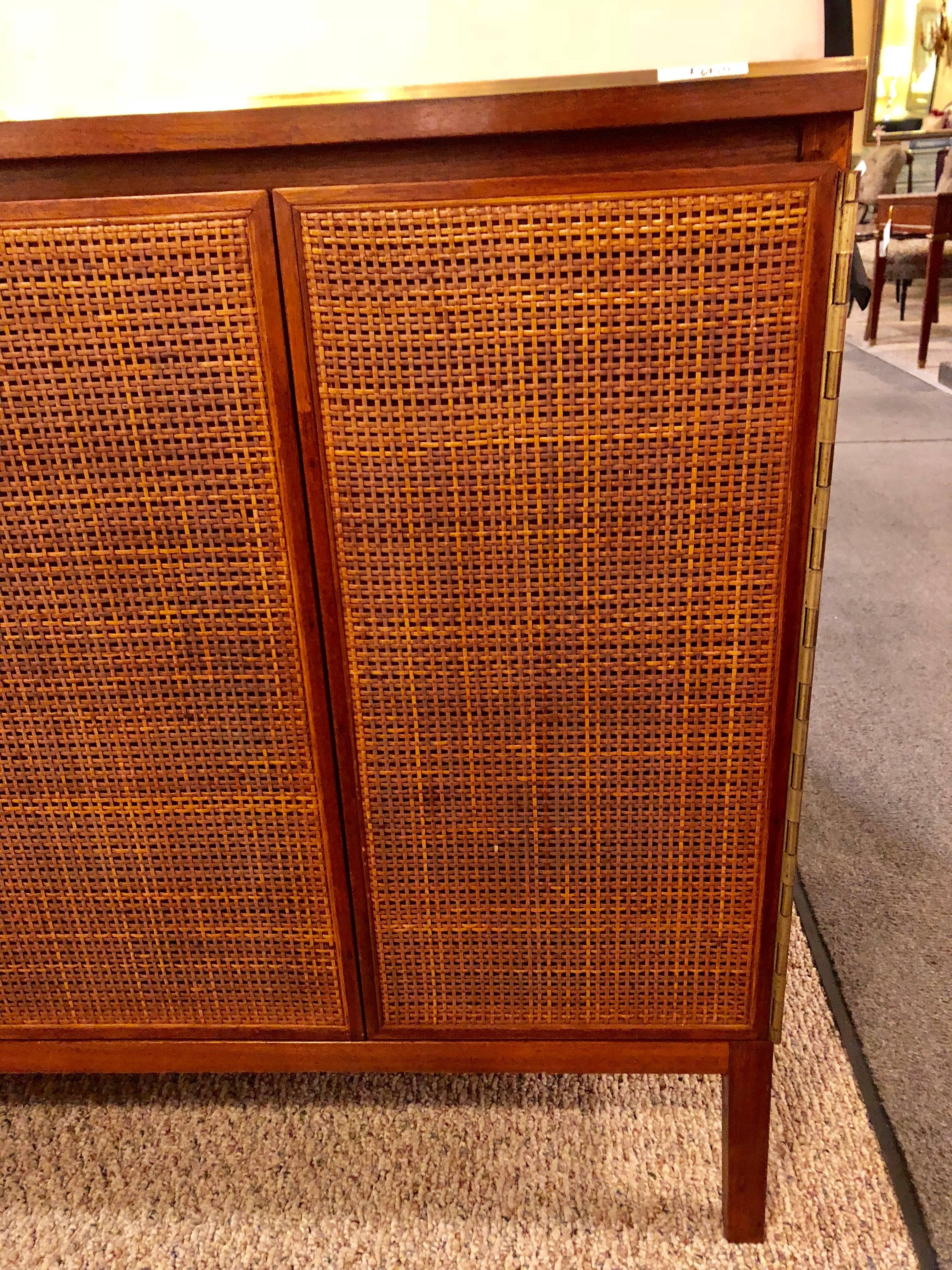 American Mid-Century Modern Paul McCobb for Calvin Credenza or Sideboard, Labeled
