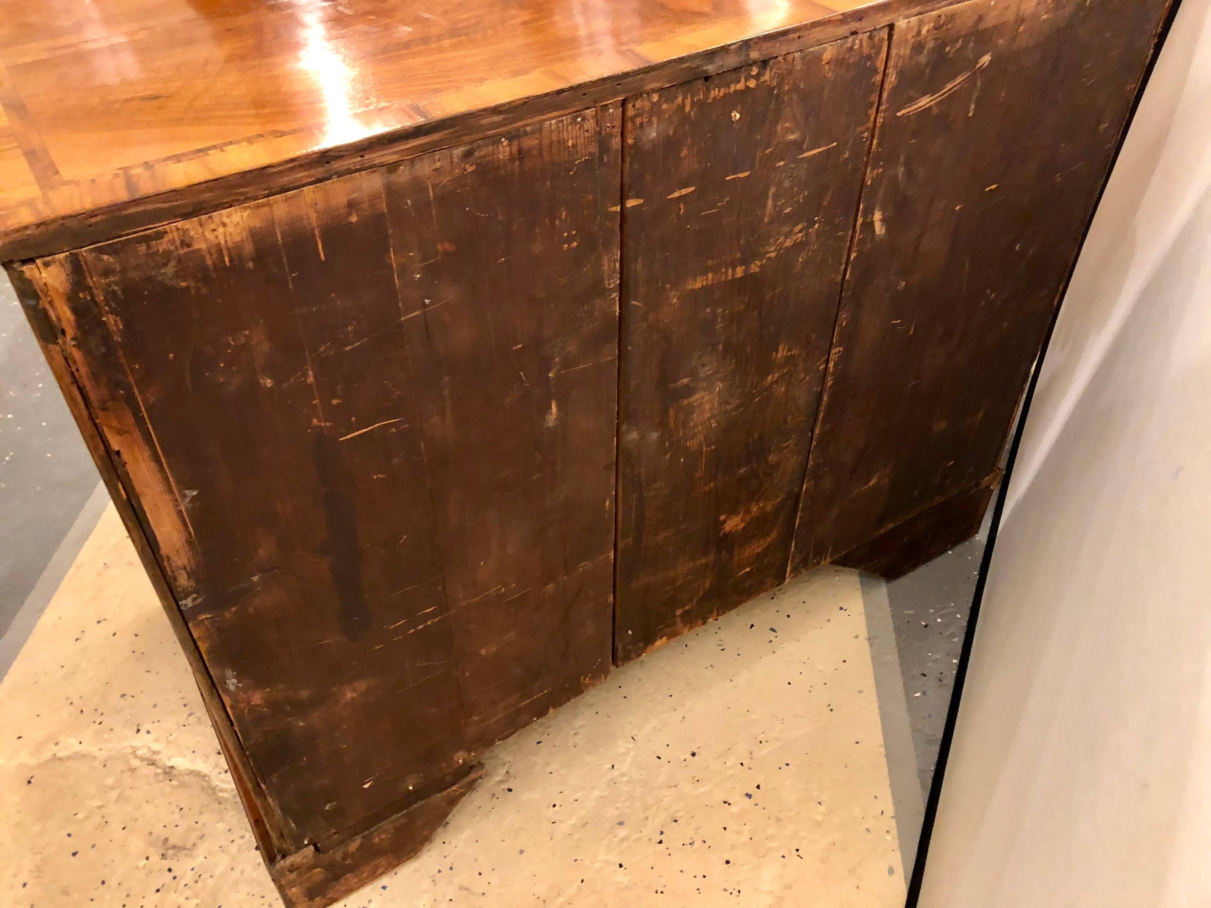 18th Century German Chest of Drawers or Commode with Spectacular Inlays In Good Condition In Stamford, CT