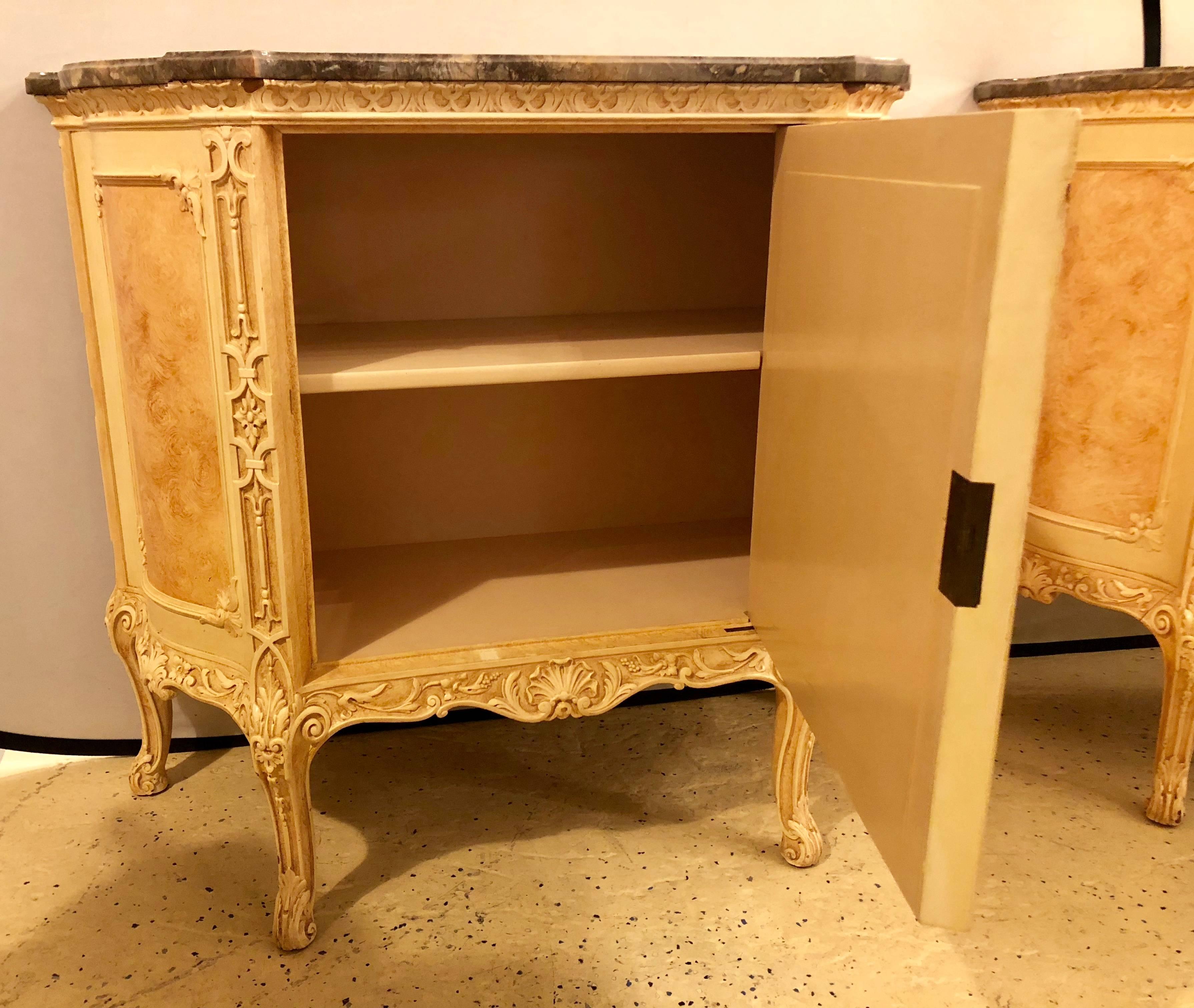 Pair of Hostetler Custom Faux Painted Marble-Top Commodes or Nightstands In Good Condition In Stamford, CT