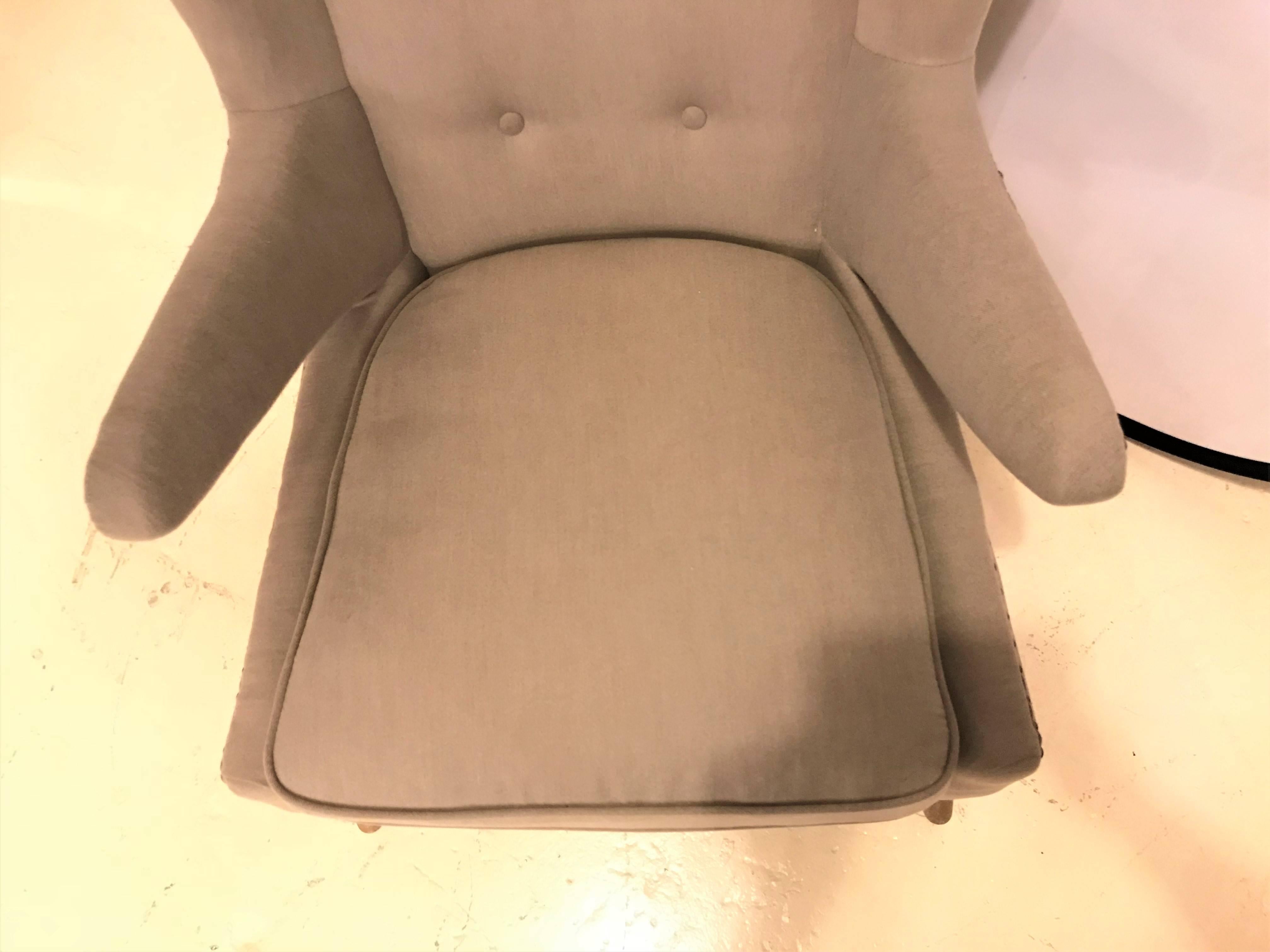 Mid-Century Modern Style Papa Bear Style Armchair 1