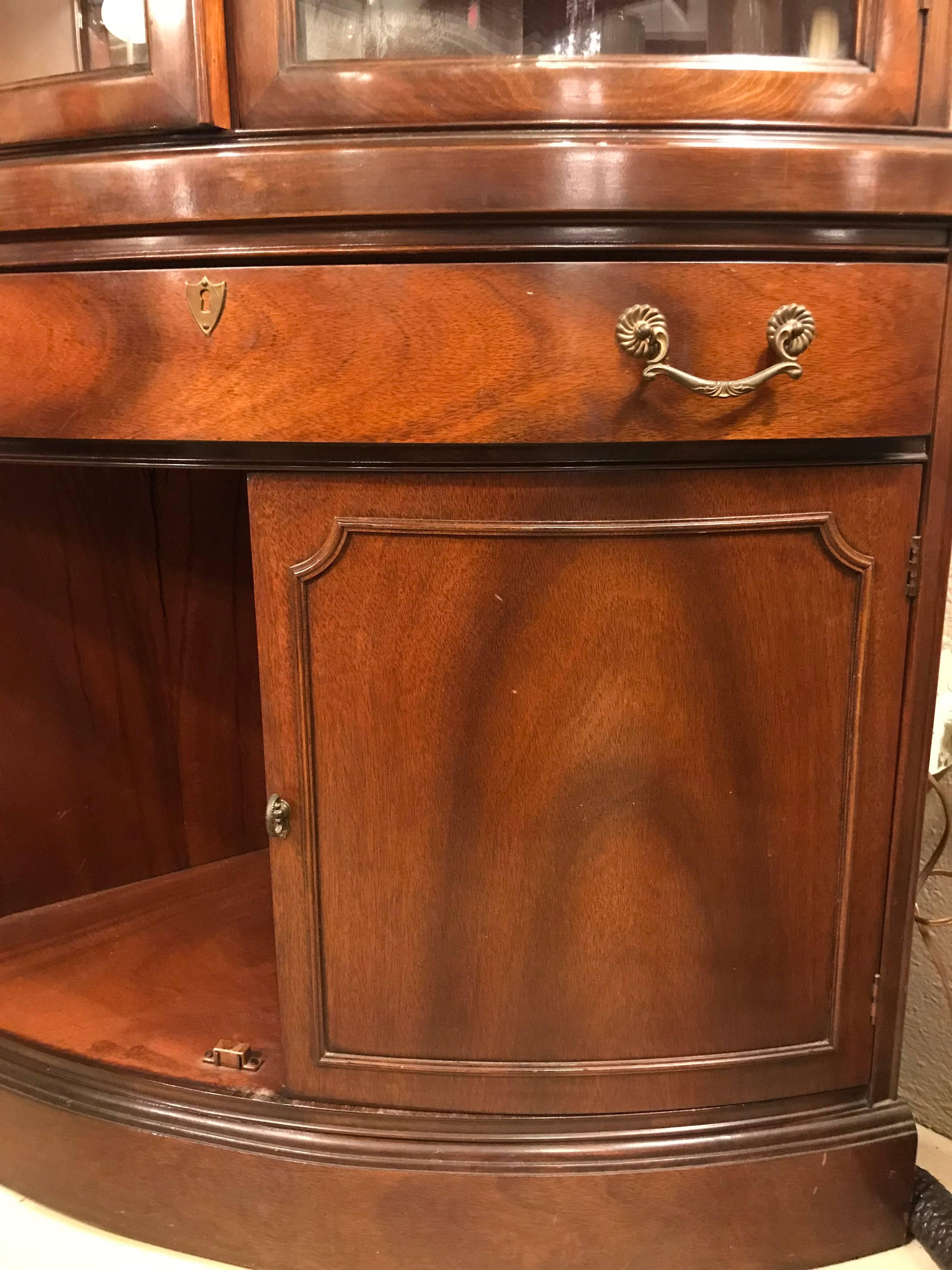 Pair of Georgian Style Mahogany Two-Door Bow Front Corner Cabinets 3