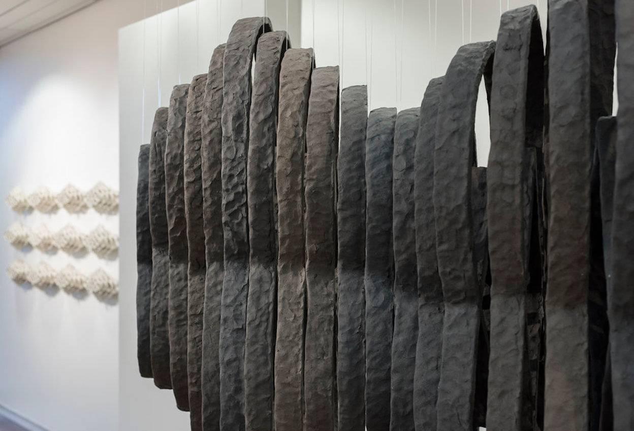 Joanna Poag, Keramikskulptur ohne Titel II, Equilibrium-Serie, 2015 im Zustand „Hervorragend“ im Angebot in New York, NY