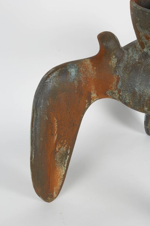 Moderno Richard A. Hirsch Vaso cerimoniale in ceramica #12, Collezione di vasi Tripod, 1994 in vendita