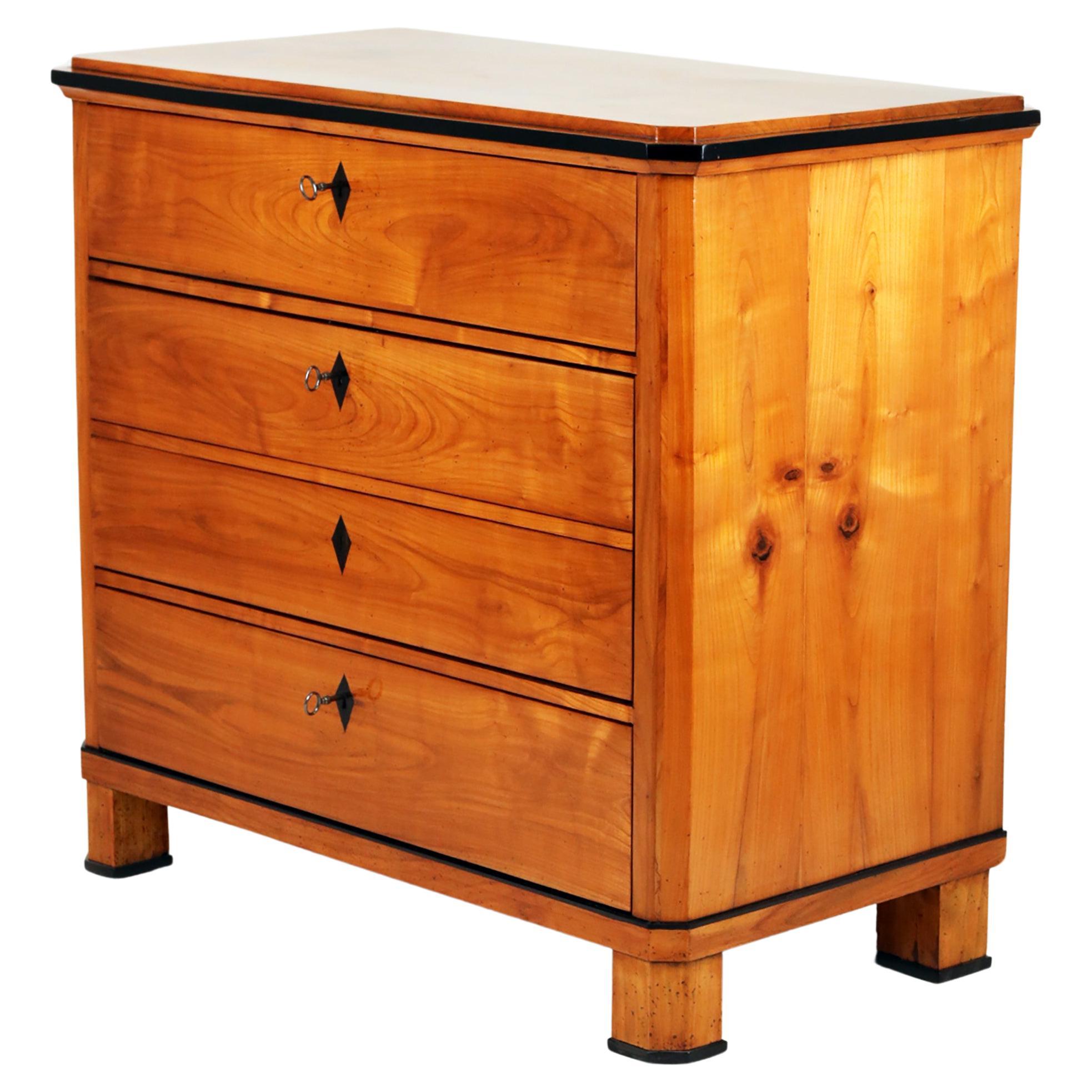 Début du 19ème siècle Biedermeier, commode en merisier