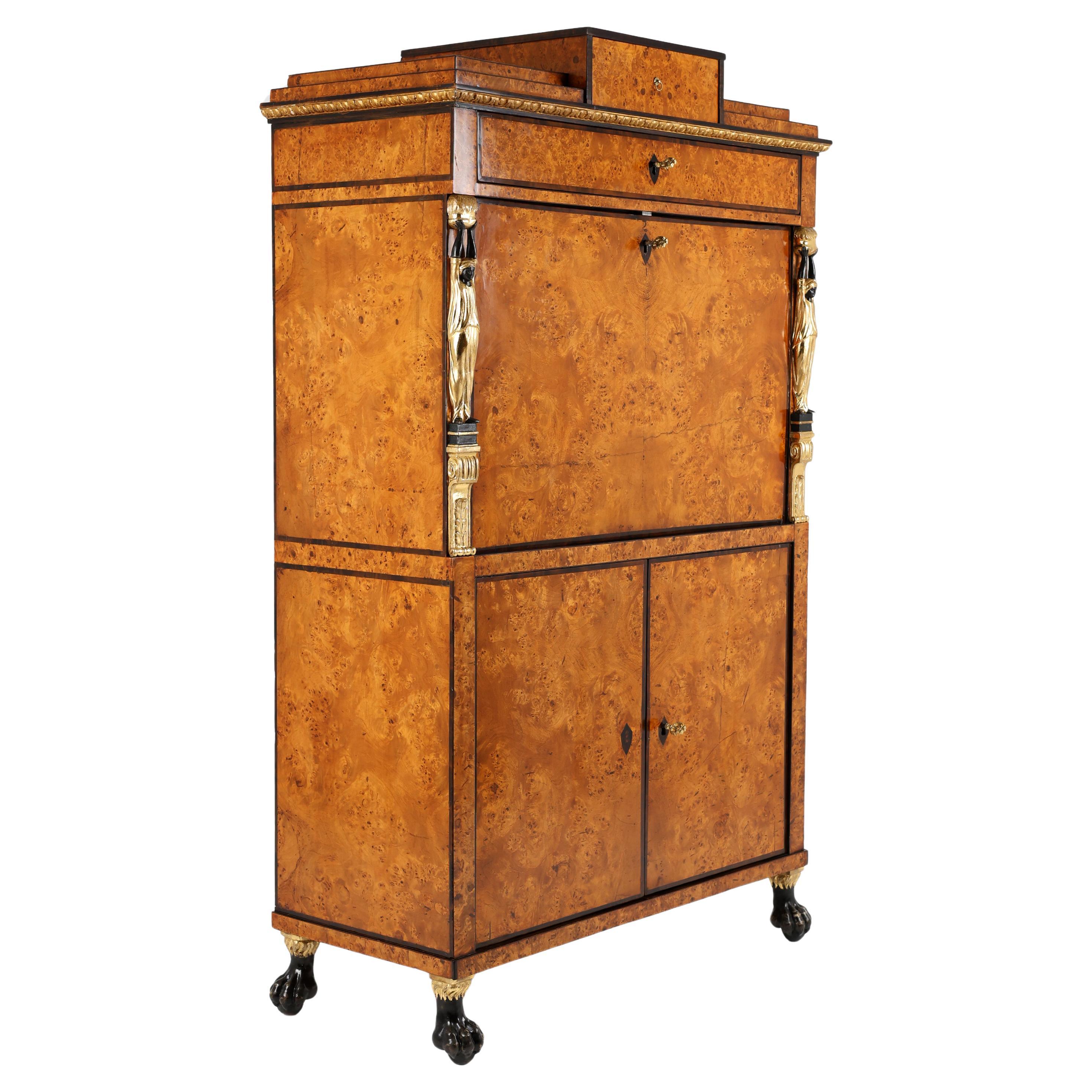 Secrétaire vienés de principios del siglo XIX, abedul Burl