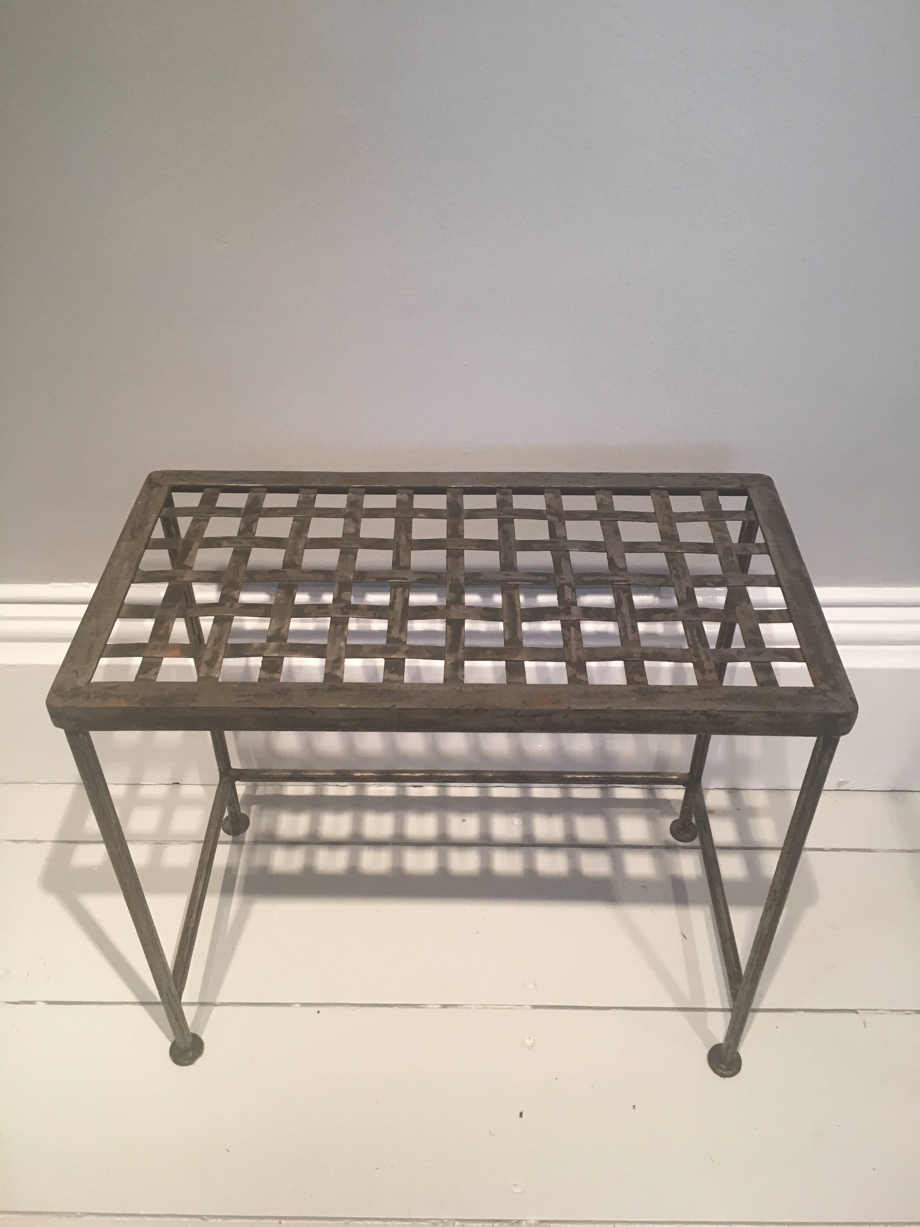 Set of Three Graduated Polished Woven Steel Nesting Tables In Excellent Condition In Woodbury, CT