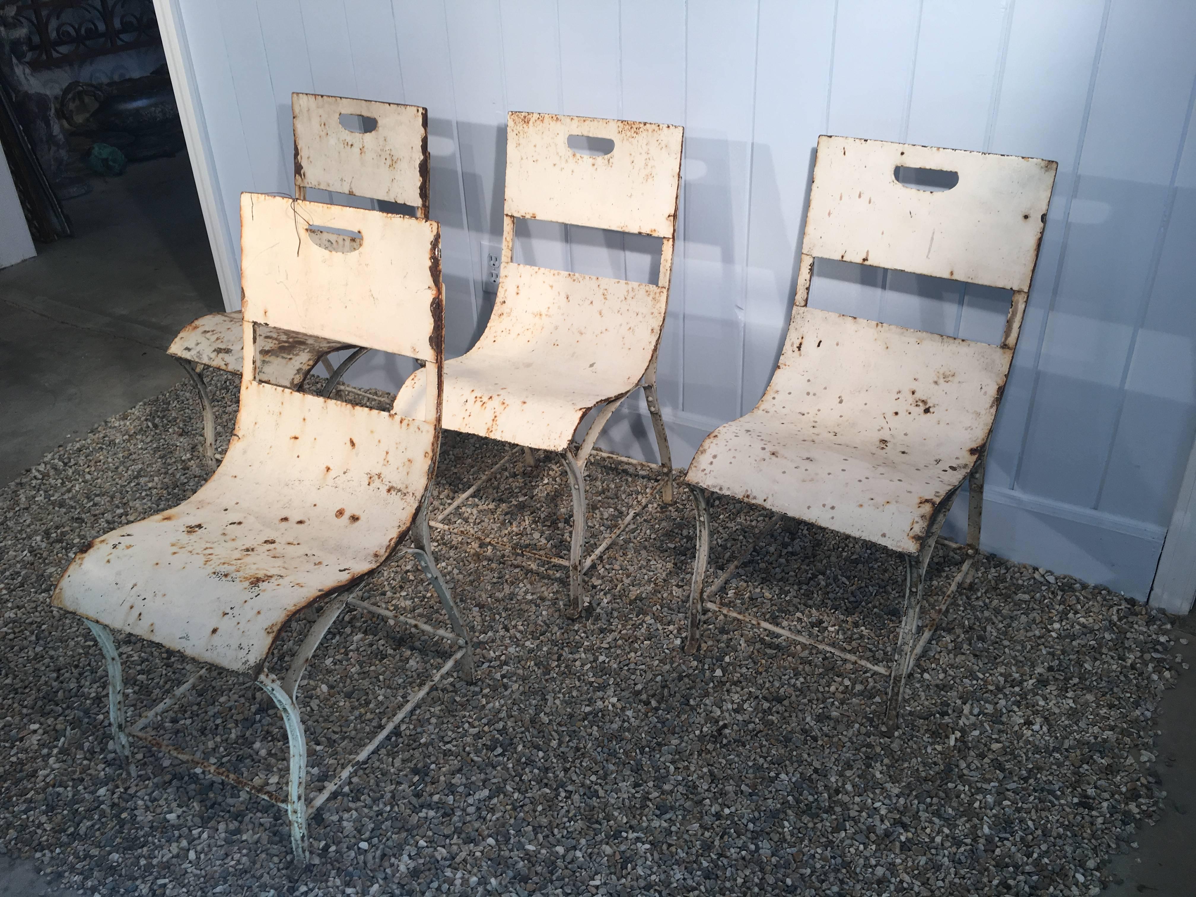 Set of Four French Painted Steel Garden Chairs In Excellent Condition In Woodbury, CT