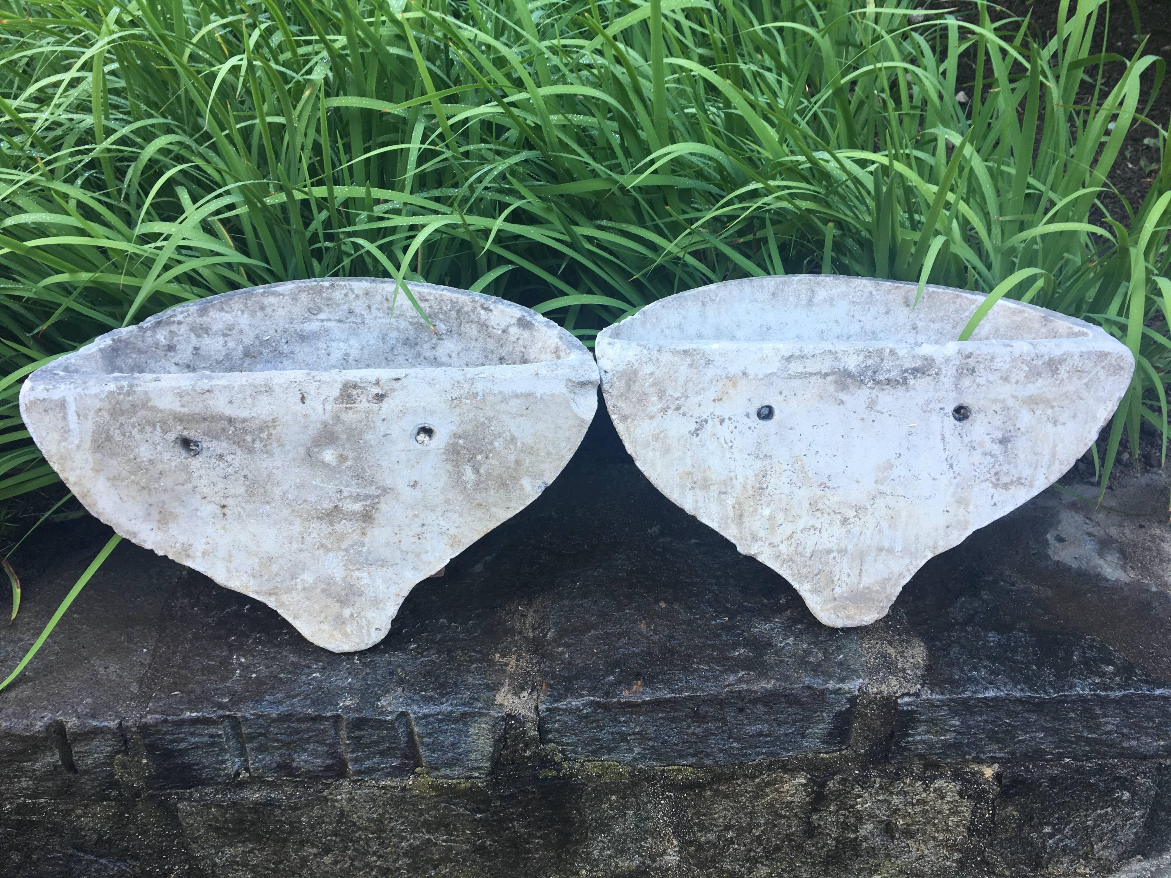 Pair of English Cast Stone Pocket Wall Planters In Excellent Condition In Woodbury, CT