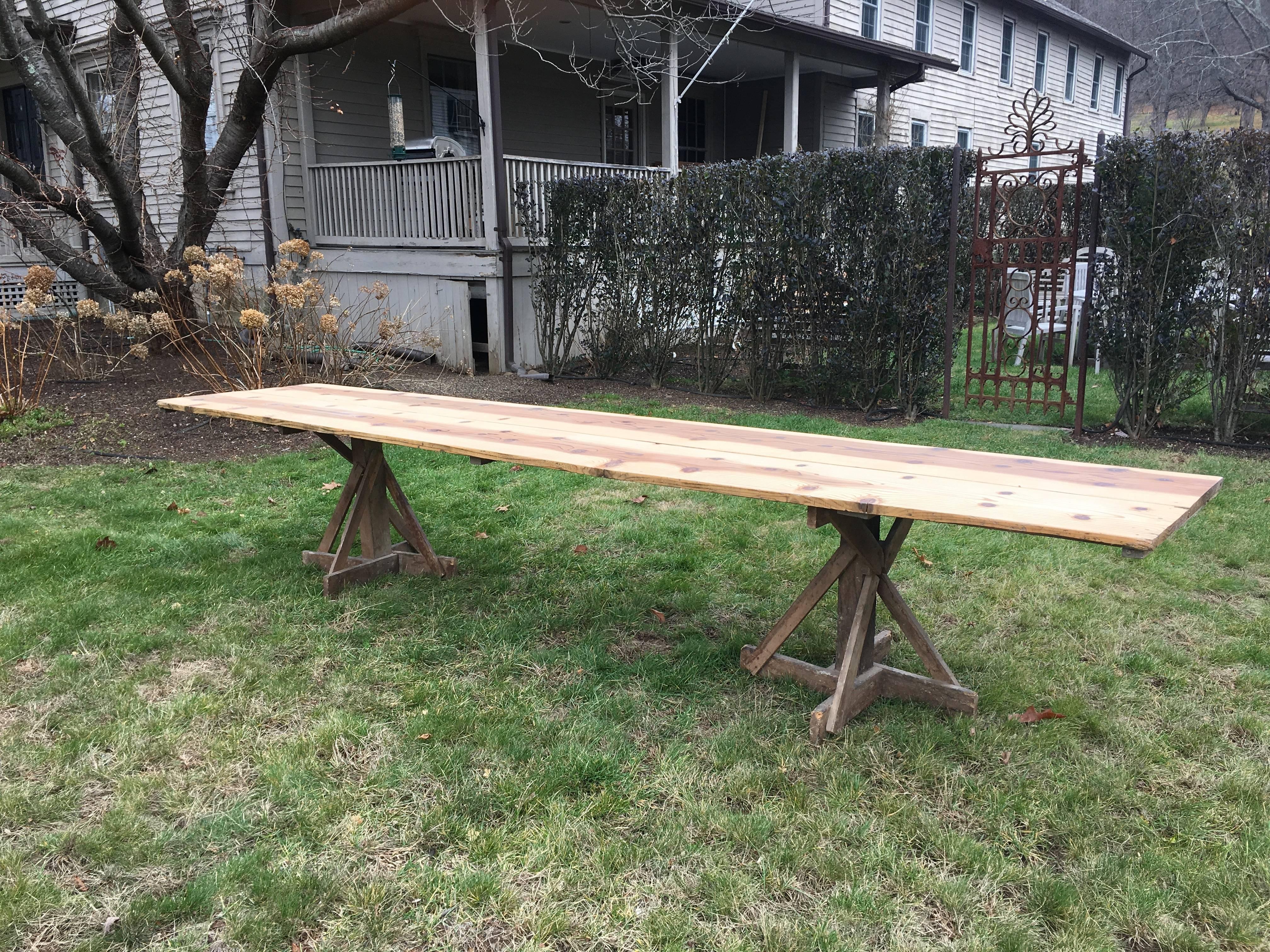 Rustic French Pine Dining Table In Good Condition For Sale In Woodbury, CT