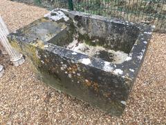 Petit Hand-Carved Bourgogne Stone Lavoir Trough, circa 1800
