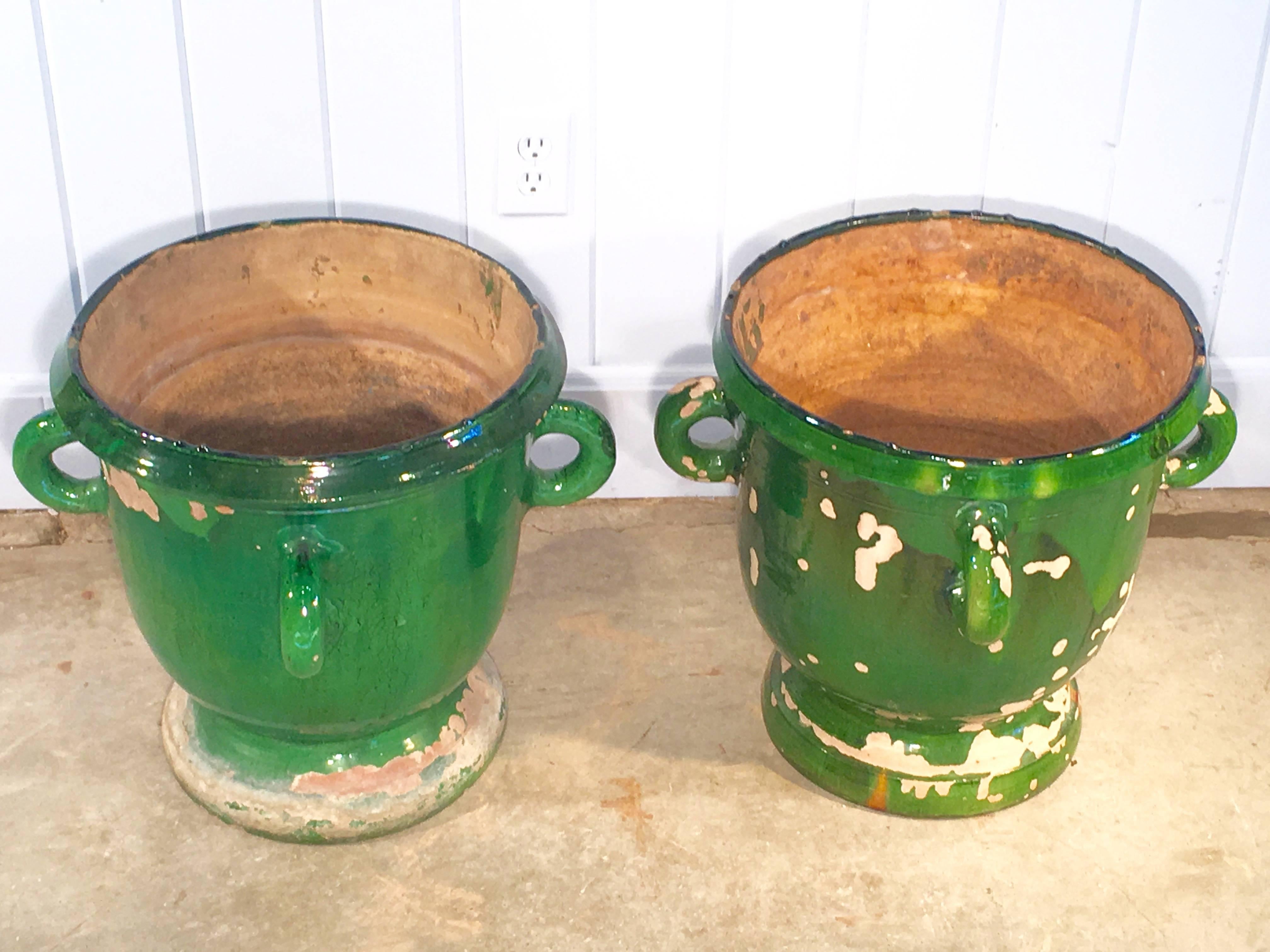 Pair of Small Green-Glazed 19th Century French Castelnaudary Pots In Good Condition In Woodbury, CT
