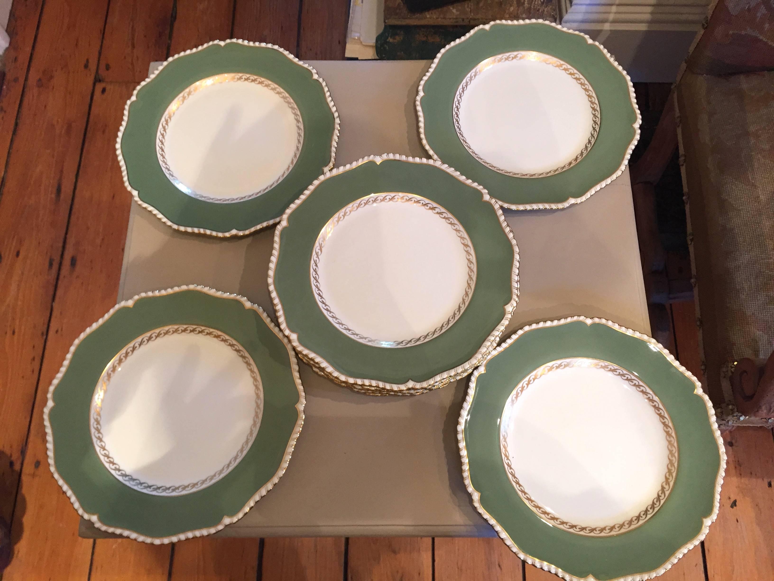 English Set of 11 Royal Worcester Dinner Plates, Dated 1952