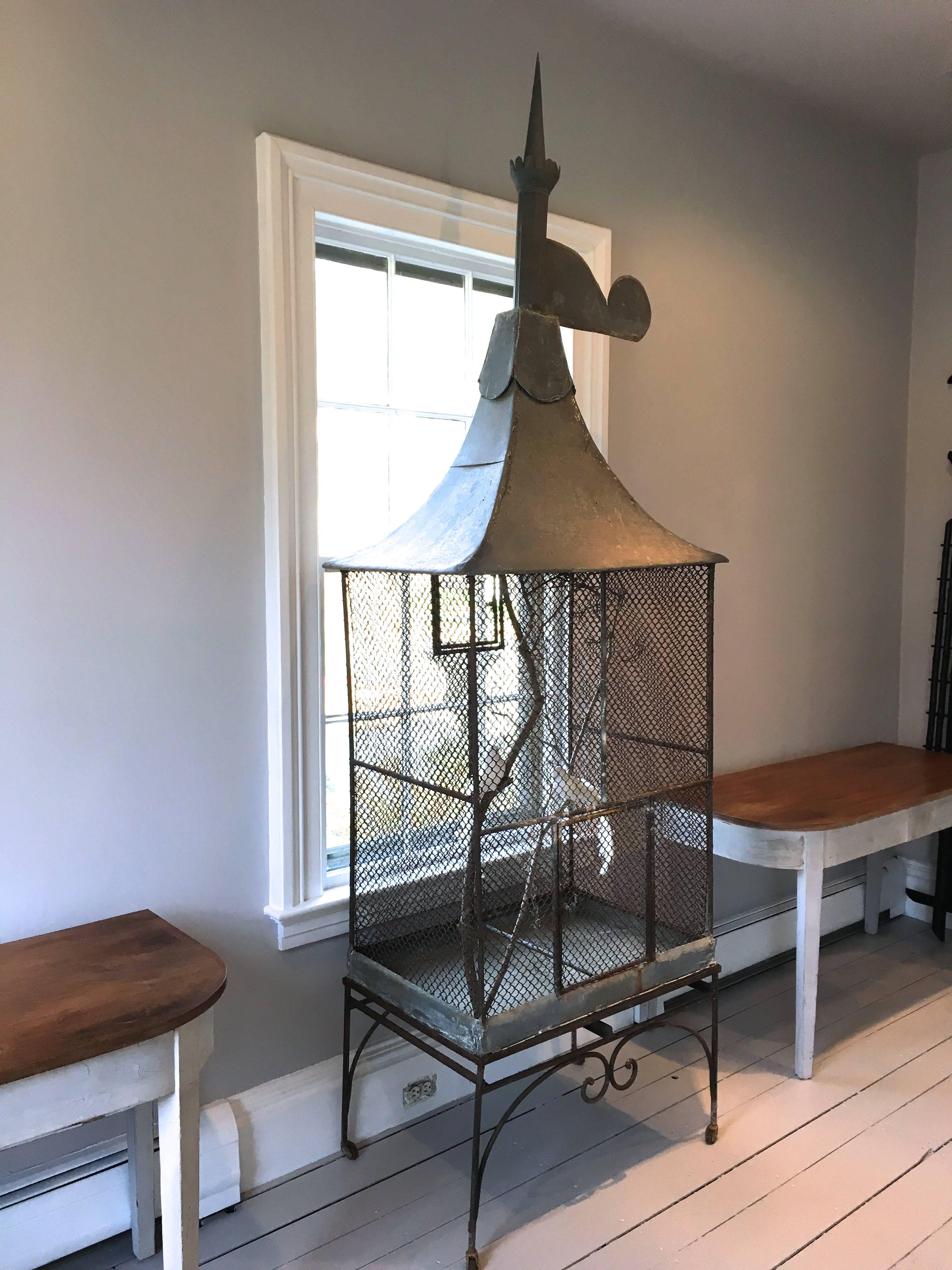 Large French Bird Cage on Stand In Excellent Condition In Woodbury, CT