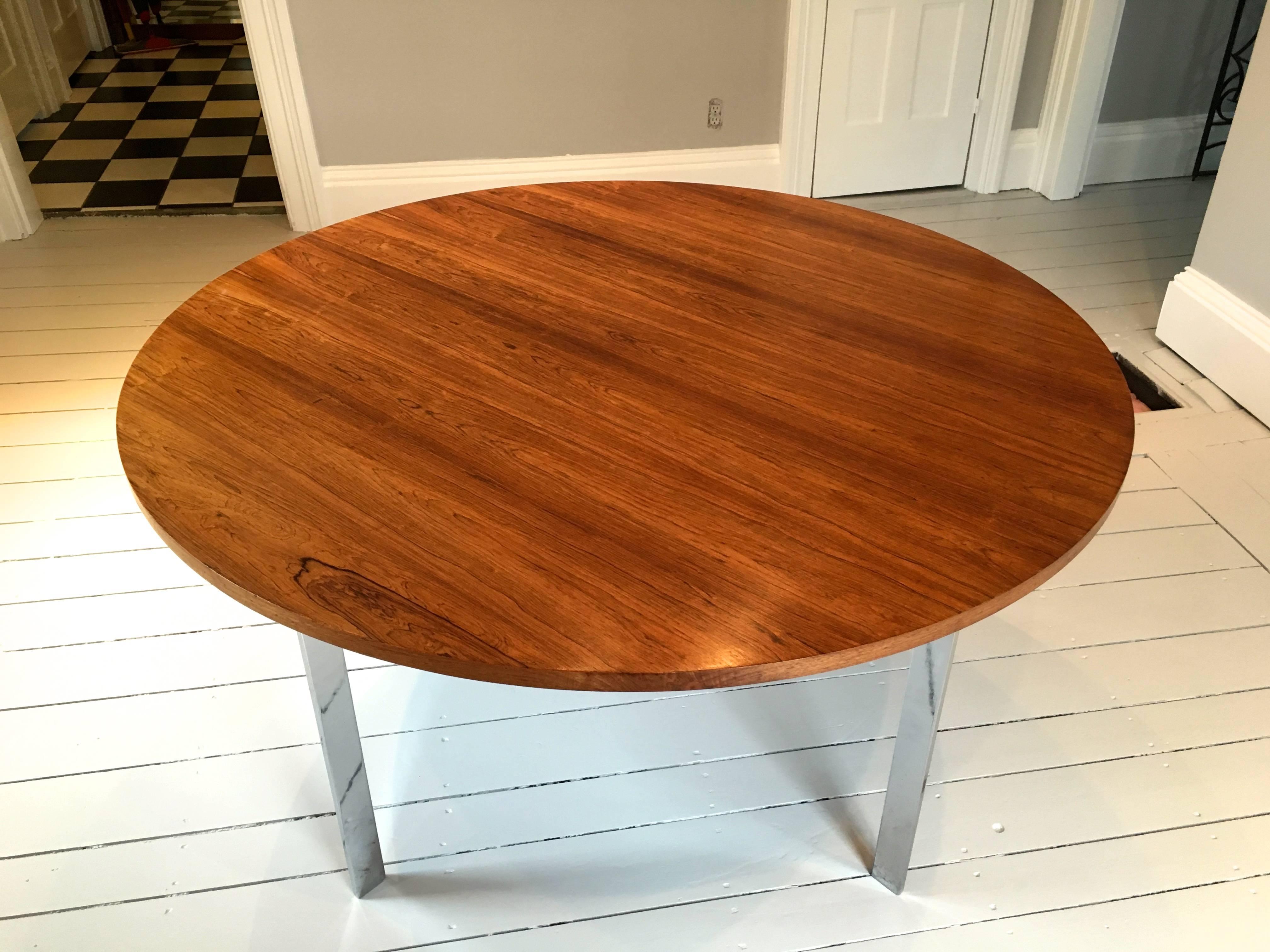 We've never understood why the English Mid-Century modernists are so under-represented in the U.S., especially when their work ticks all our boxes. This Merrow Associates table was designed by Richard Young in the 1960s and is absolutely stunning.