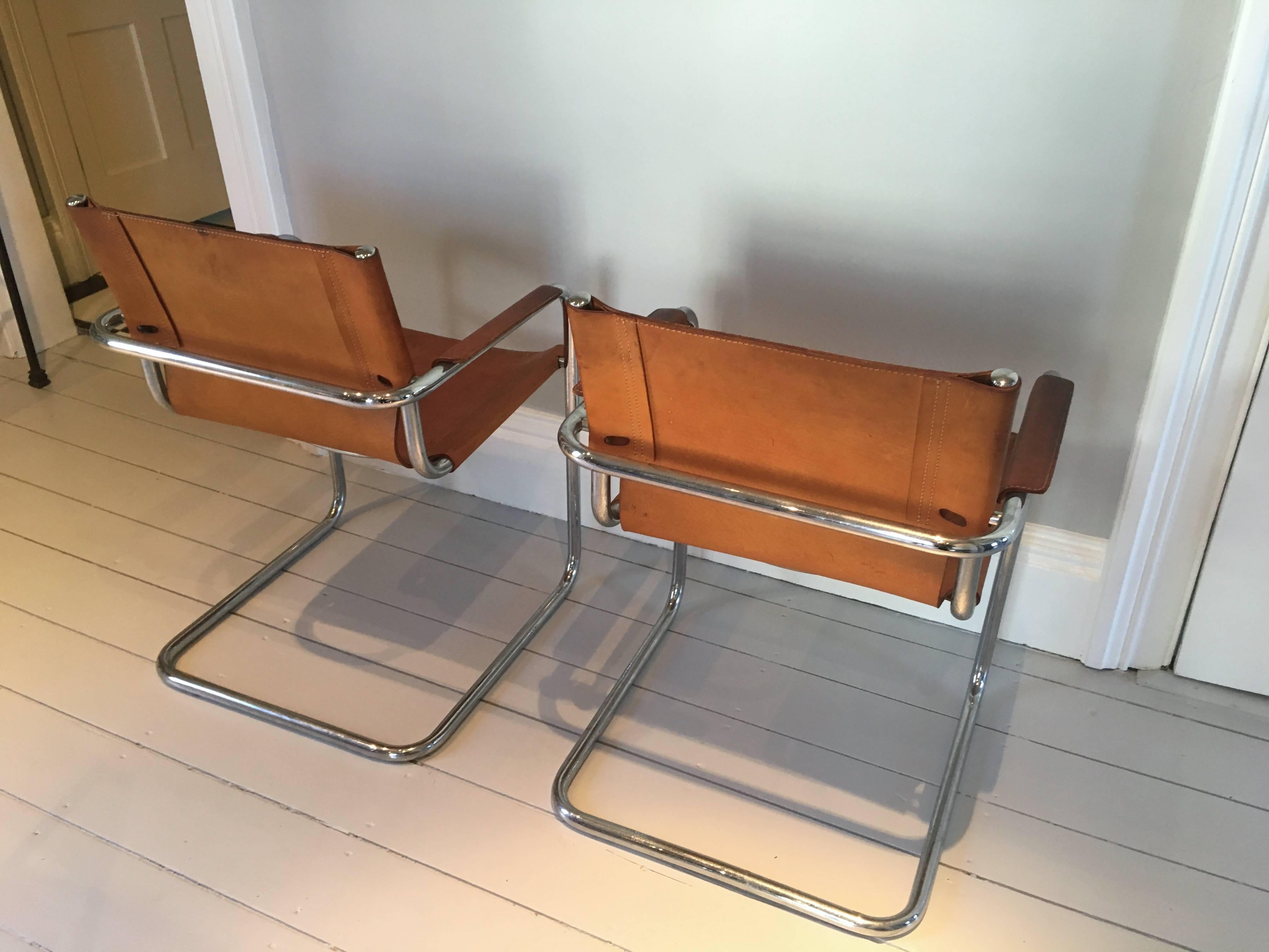 Pair of Mart Stam-Style Cantilevered Leather and Chrome Chairs In Good Condition In Woodbury, CT