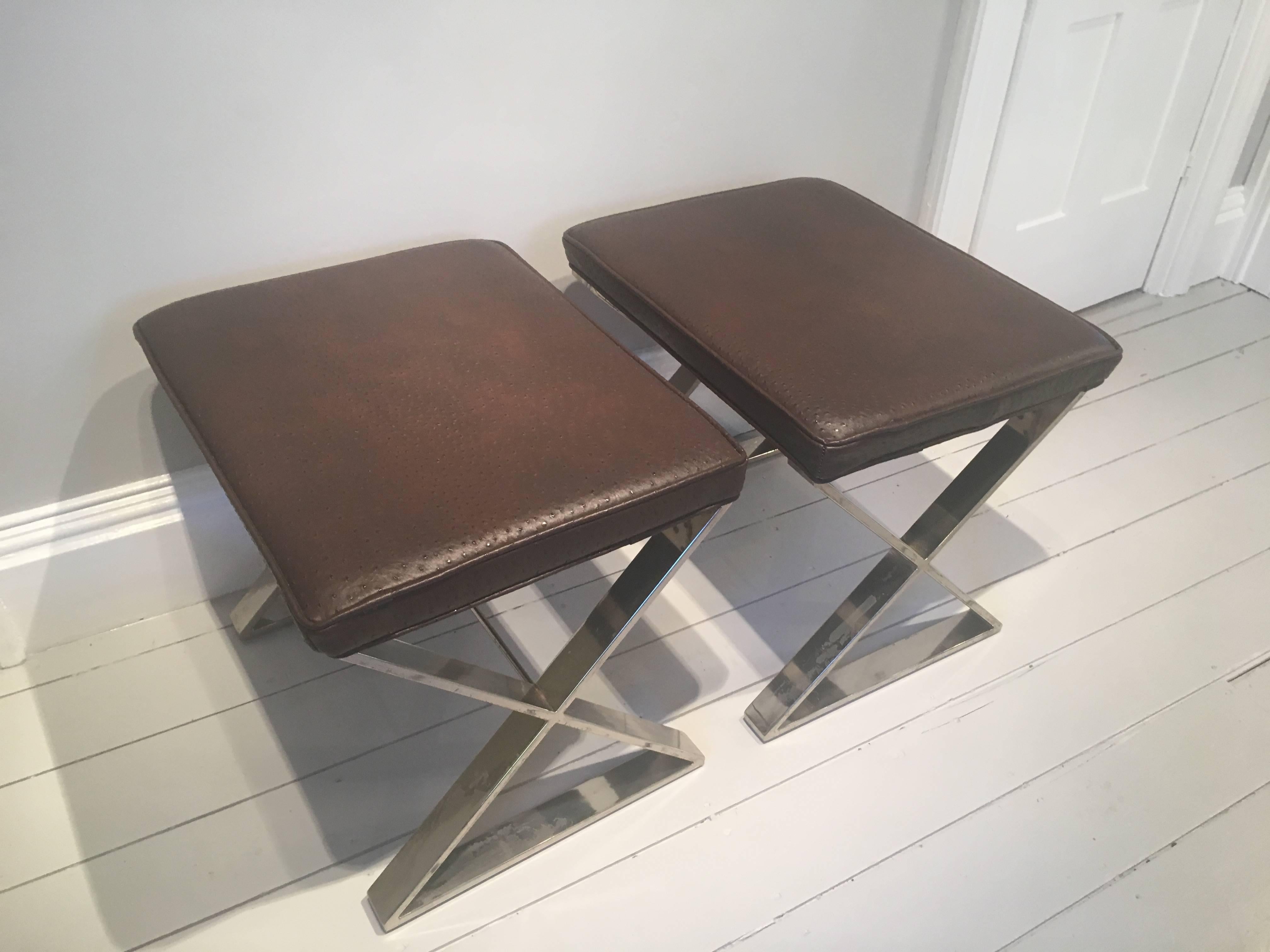 Two Pairs of Milo Baughman-Style X-Form Stools In Good Condition For Sale In Woodbury, CT