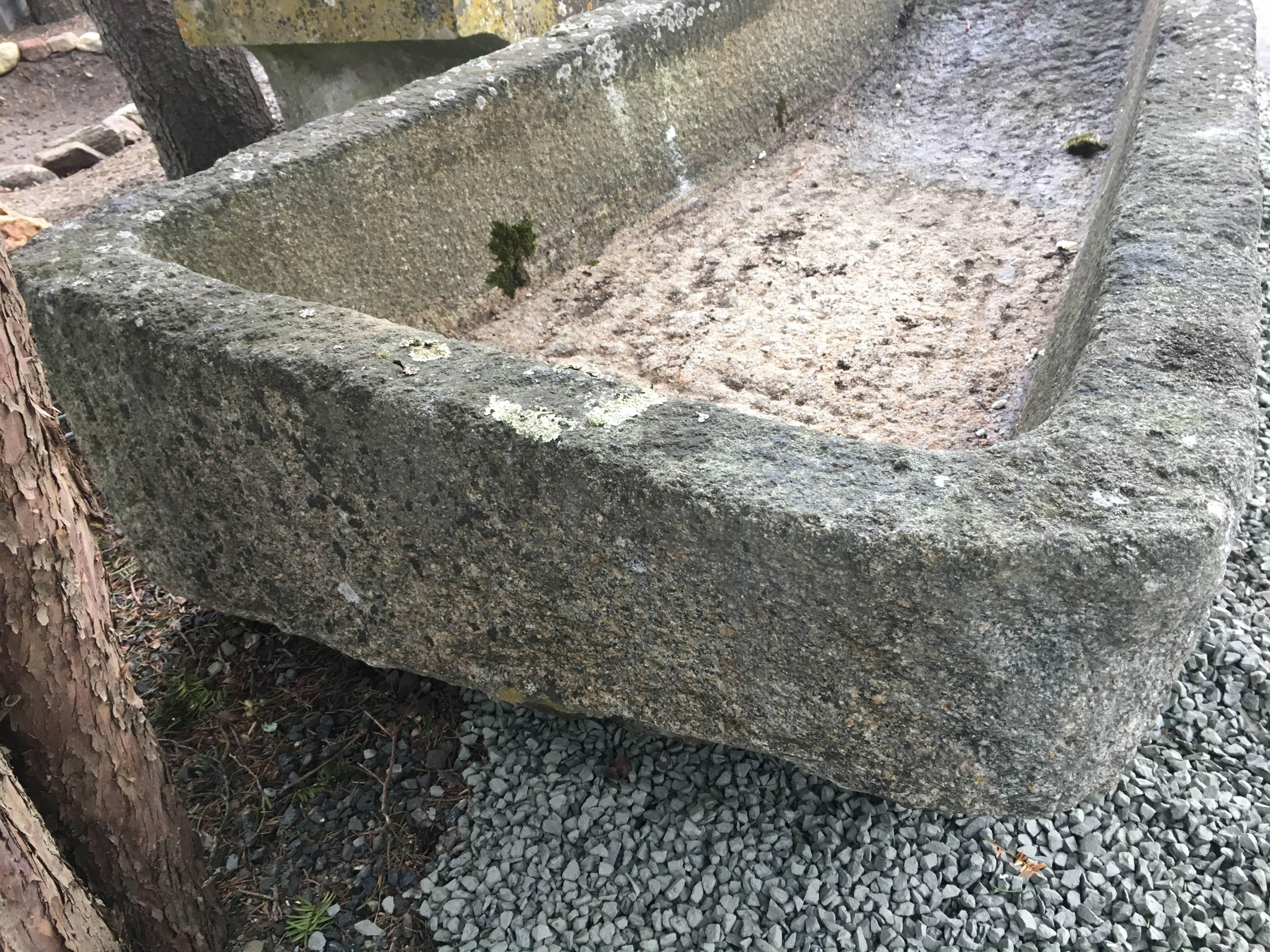 15th Century French Keystone-Shaped Granite Lavoir or Trough For Sale 3