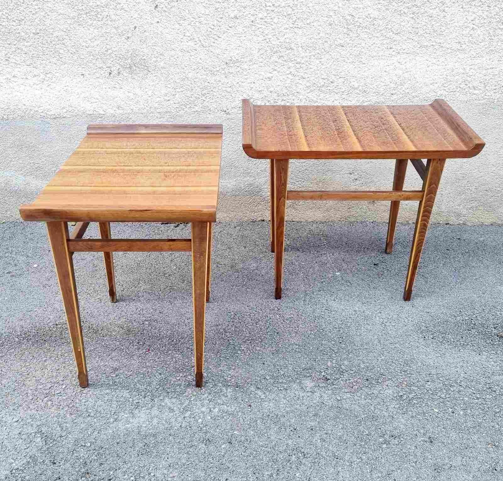 Paire de tables d'appoint ou de chevets en bois, Italie années 60 Bon état - En vente à Lucija, SI