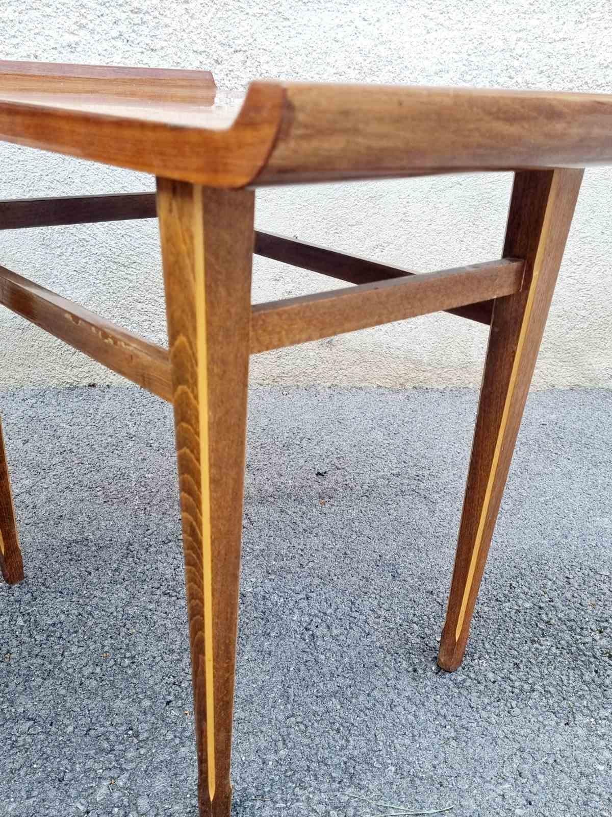 Paire de tables d'appoint ou de chevets en bois, Italie années 60 en vente 4