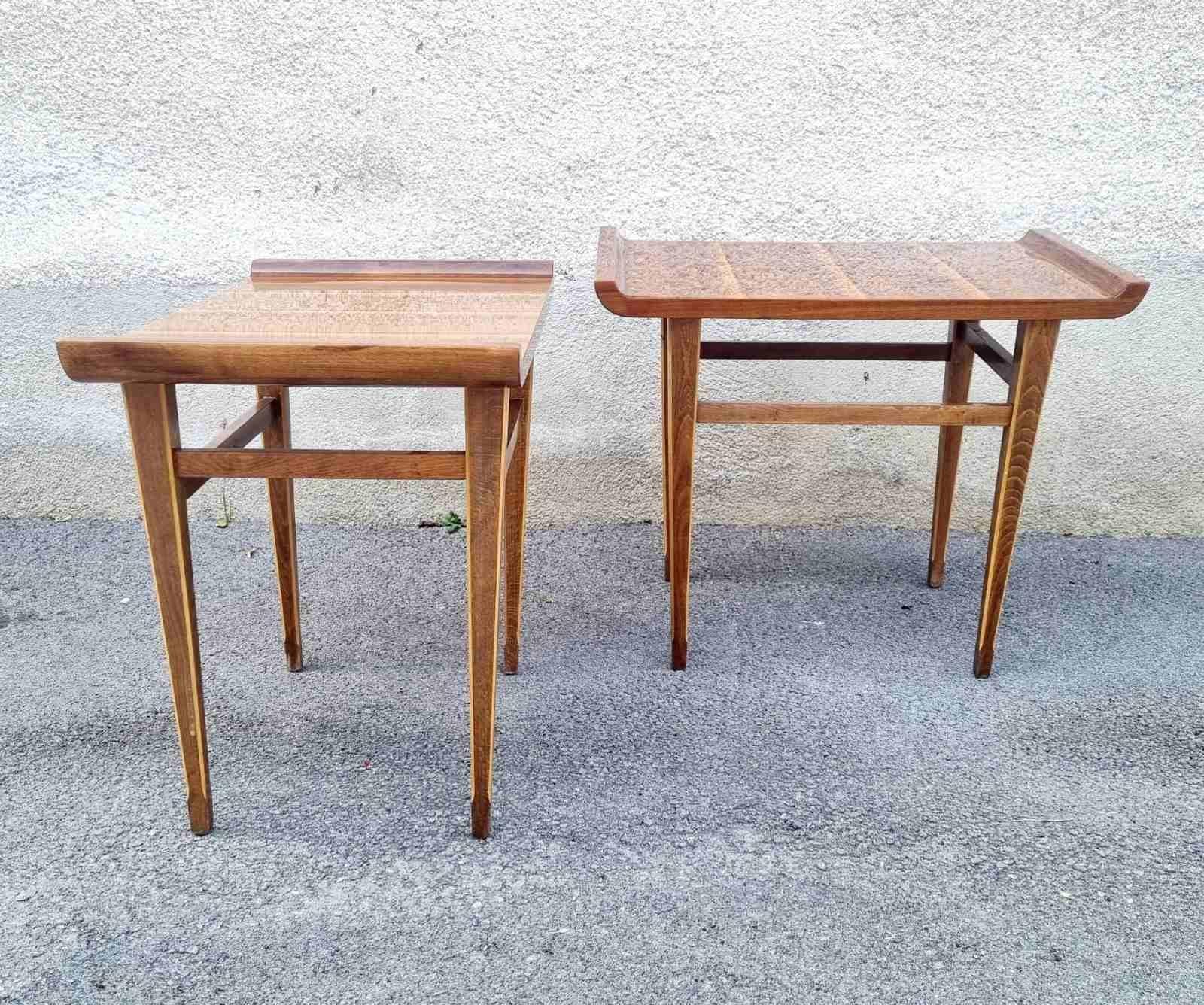 Paire de tables d'appoint ou de chevets en bois, Italie années 60 en vente 2