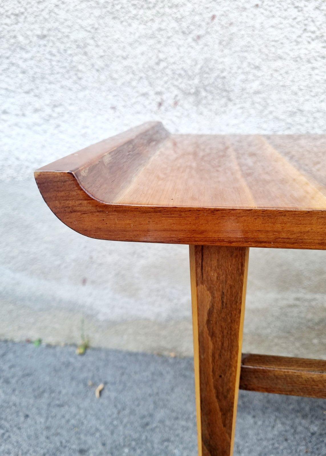 Paire de tables d'appoint ou de chevets en bois, Italie années 60 en vente 6