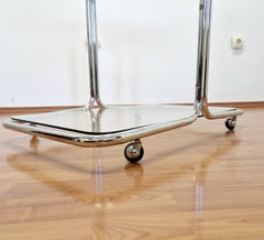 Chariot de bar ou d'appoint de style « Mid-Century Modern » en chrome et verre, Italie, années 60