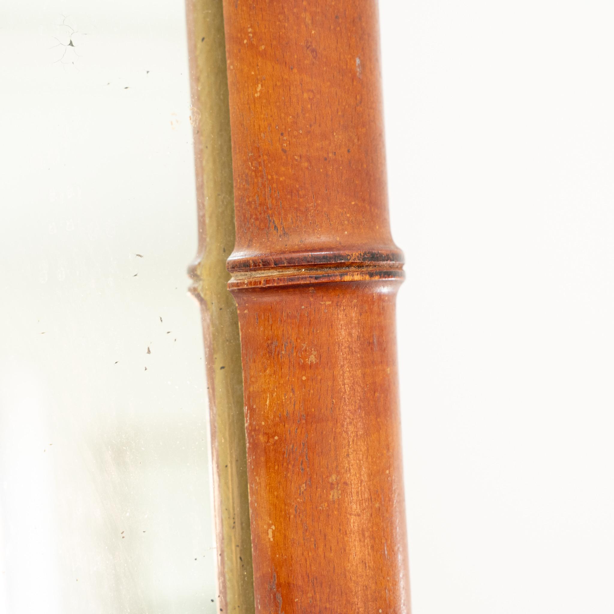Miroir encadré en bambou à grande échelle.
Avec une planche uniformément et légèrement roussie.

France, datant d'environ 1900.

Hauteur - 143cm
Largeur - 88cm
Profondeur - 4cm
Plaque de miroir - 117cm x 63cm
Veuillez envoyer un message si vous avez