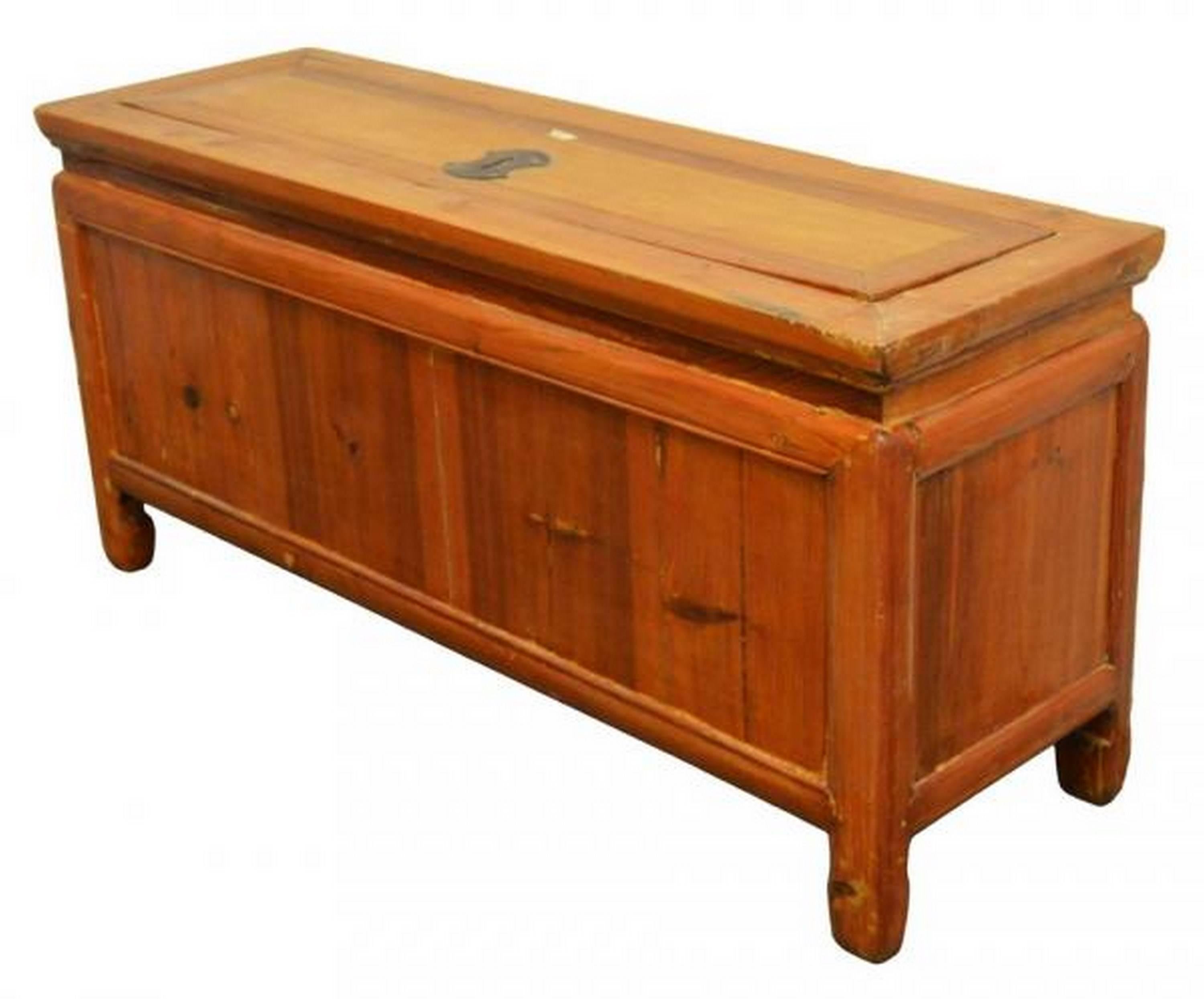 Antique Low Kang Chest with a Natural Patina from 19th Century China In Good Condition For Sale In Yonkers, NY