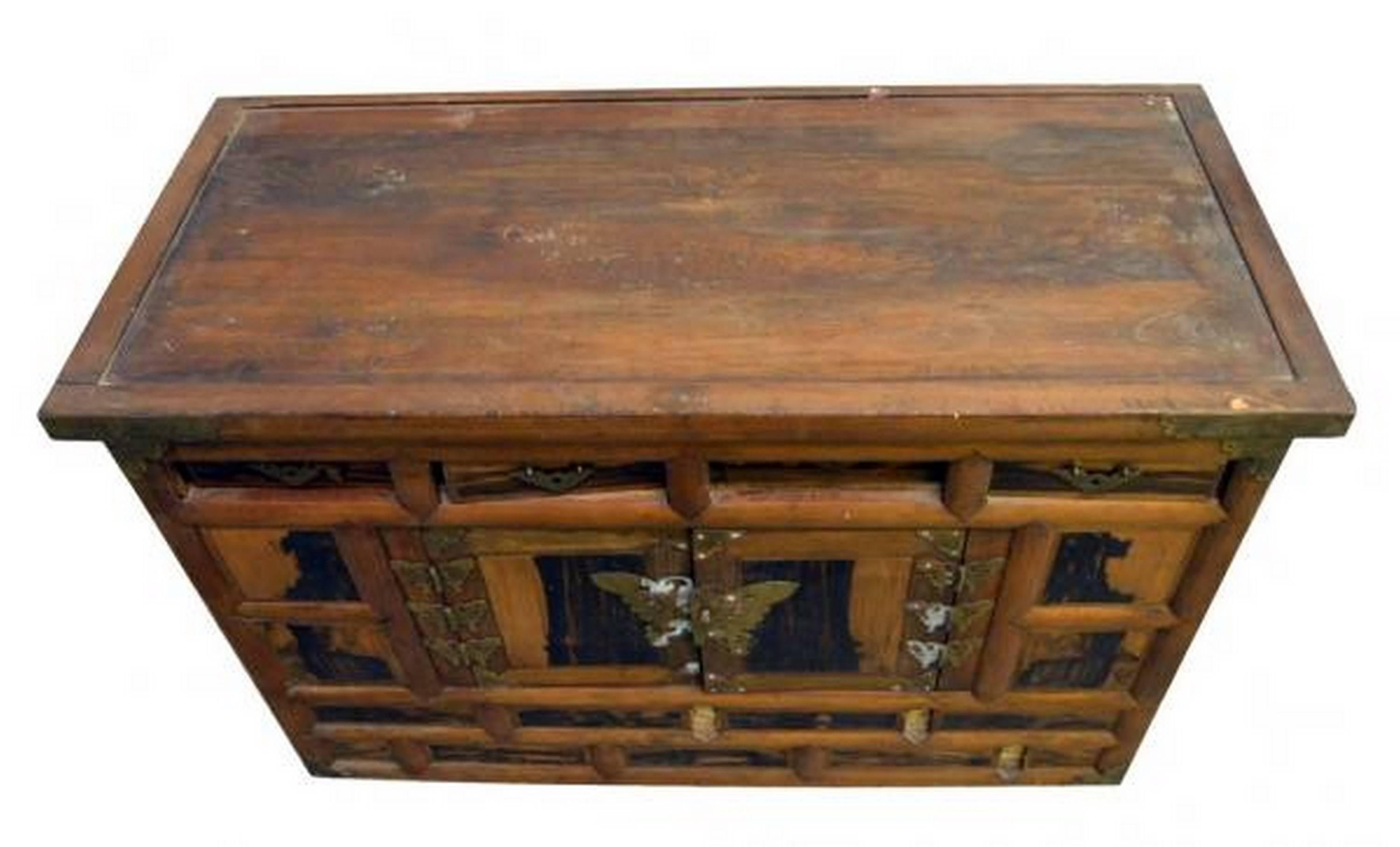 Antique Korean Chest with Butterfly Pattern Brass Hardware from the 19th Century For Sale 1