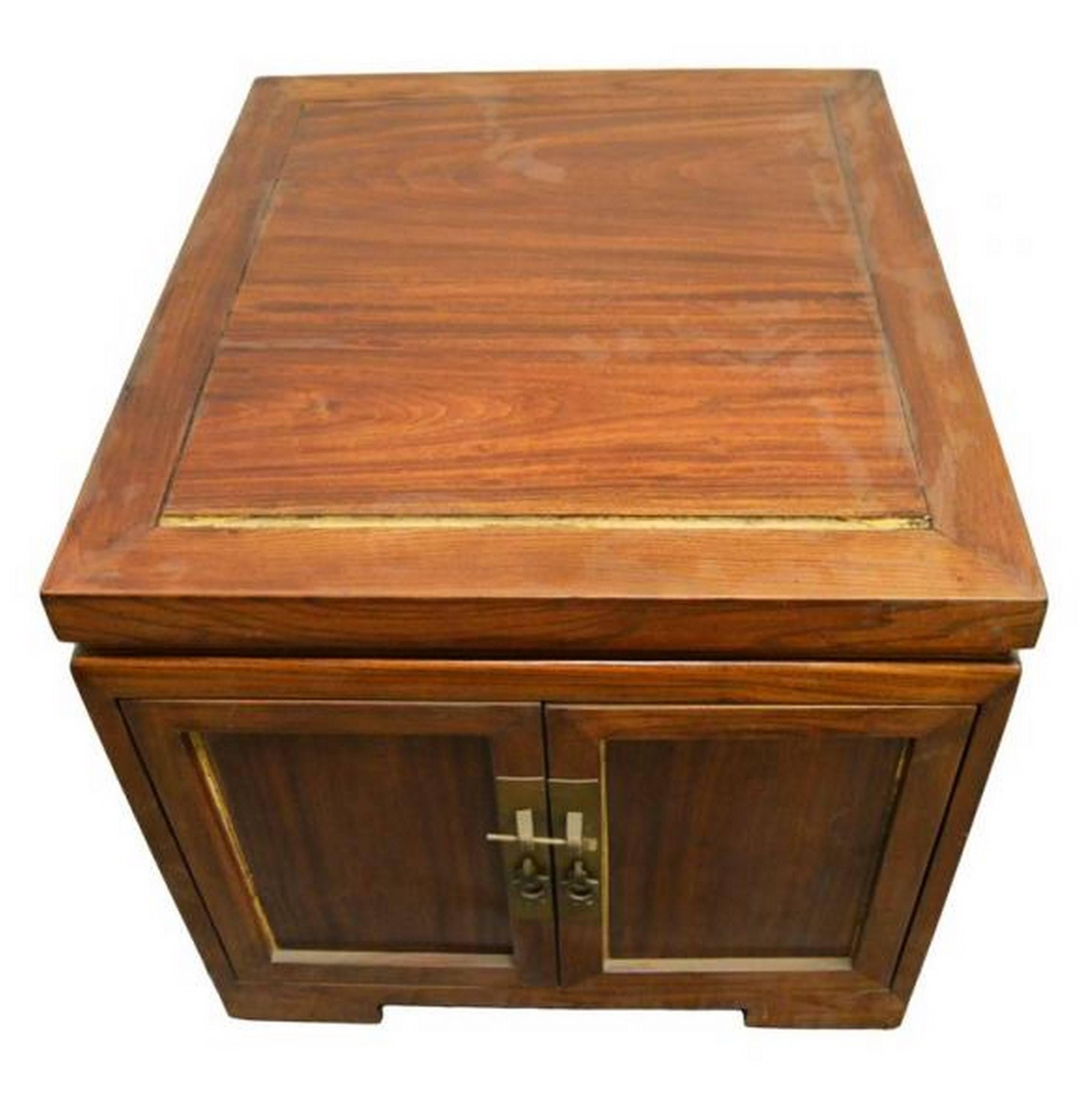 Antique Chinese Brown Lacquered Bedside Cabinet with Brass Hardware, circa 1900 1