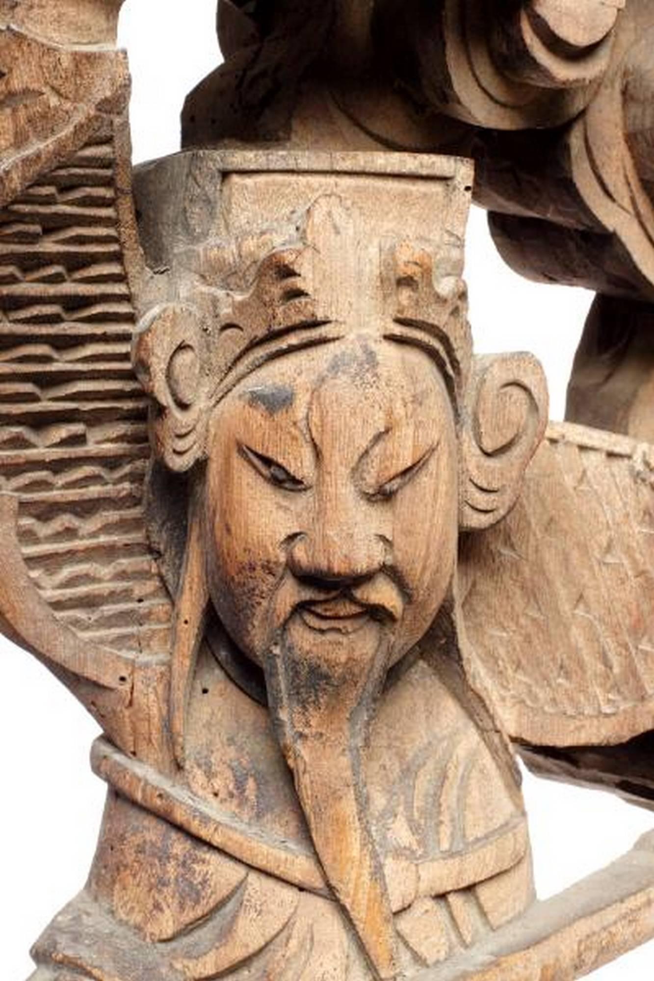 Pair of 19th Century Chinese Hand-Carved Temple Corbels with Characters In Good Condition For Sale In Yonkers, NY