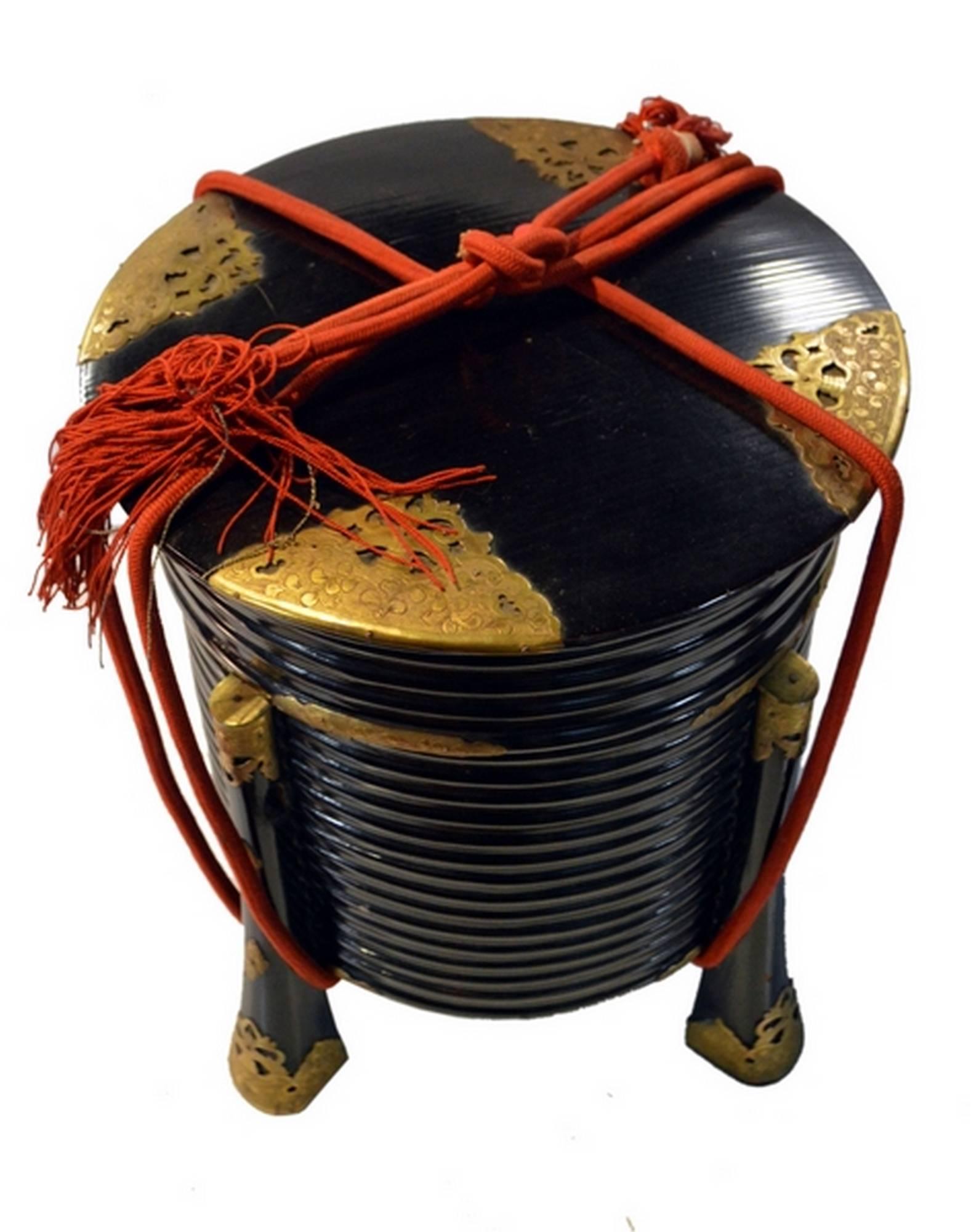 Antique Japanese Hokai Lacquer Shell Box with Brass Accents, Late 19th  Century For Sale at 1stDibs